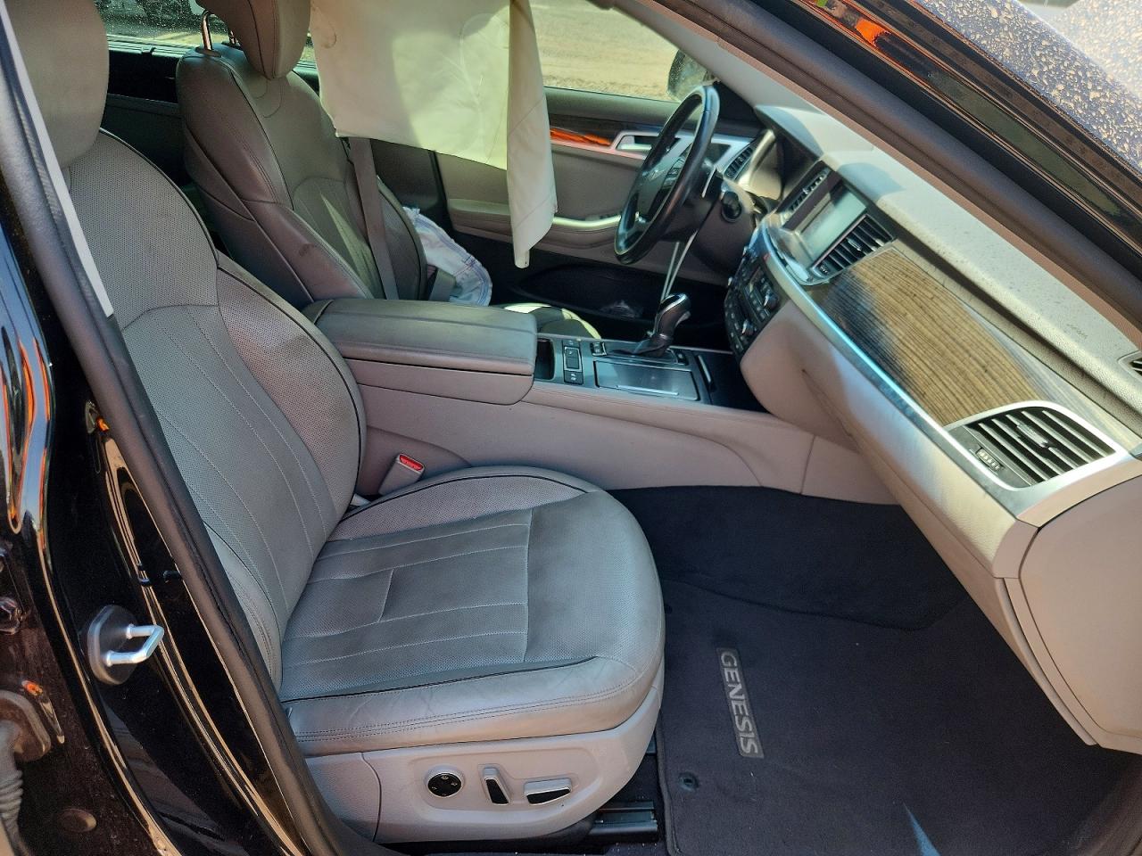 2015 Hyundai Genesis 3.8l Black vin: KMHGN4JE4FU095242