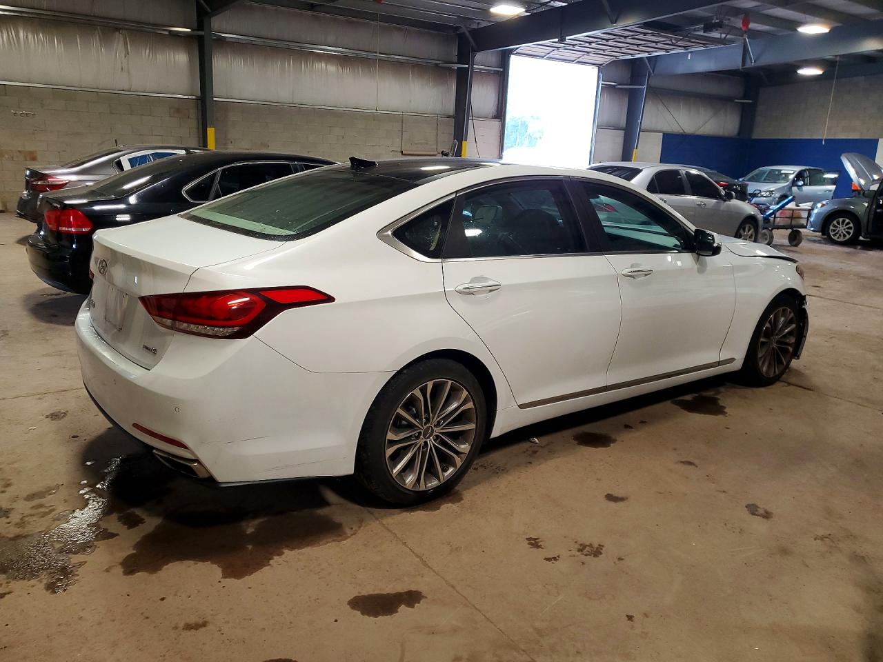 2015 Hyundai Genesis 3.8l White vin: KMHGN4JE5FU024308