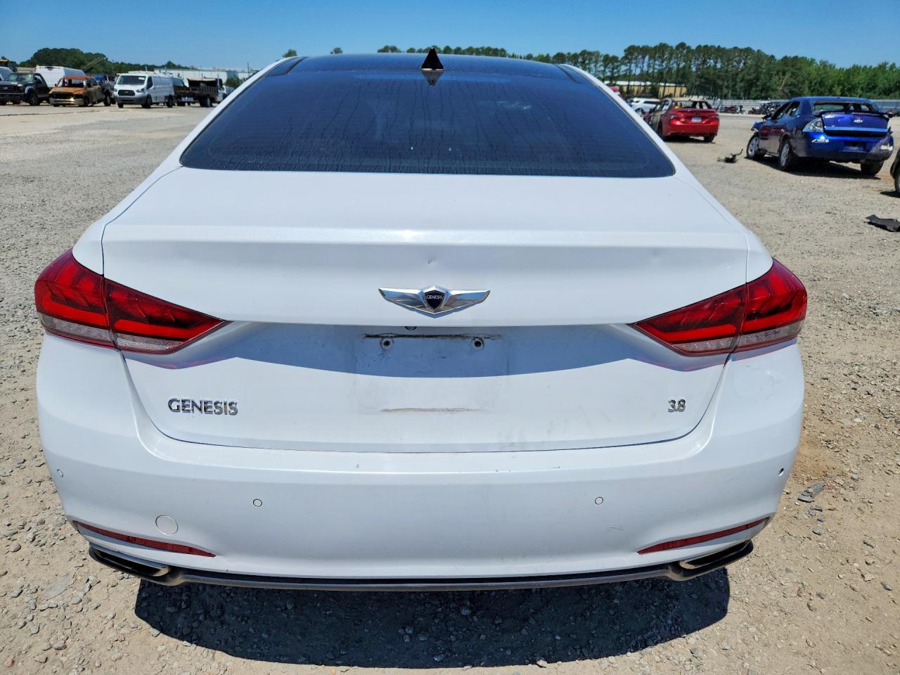 2015 Hyundai Genesis 3.8l White vin: KMHGN4JE5FU037933