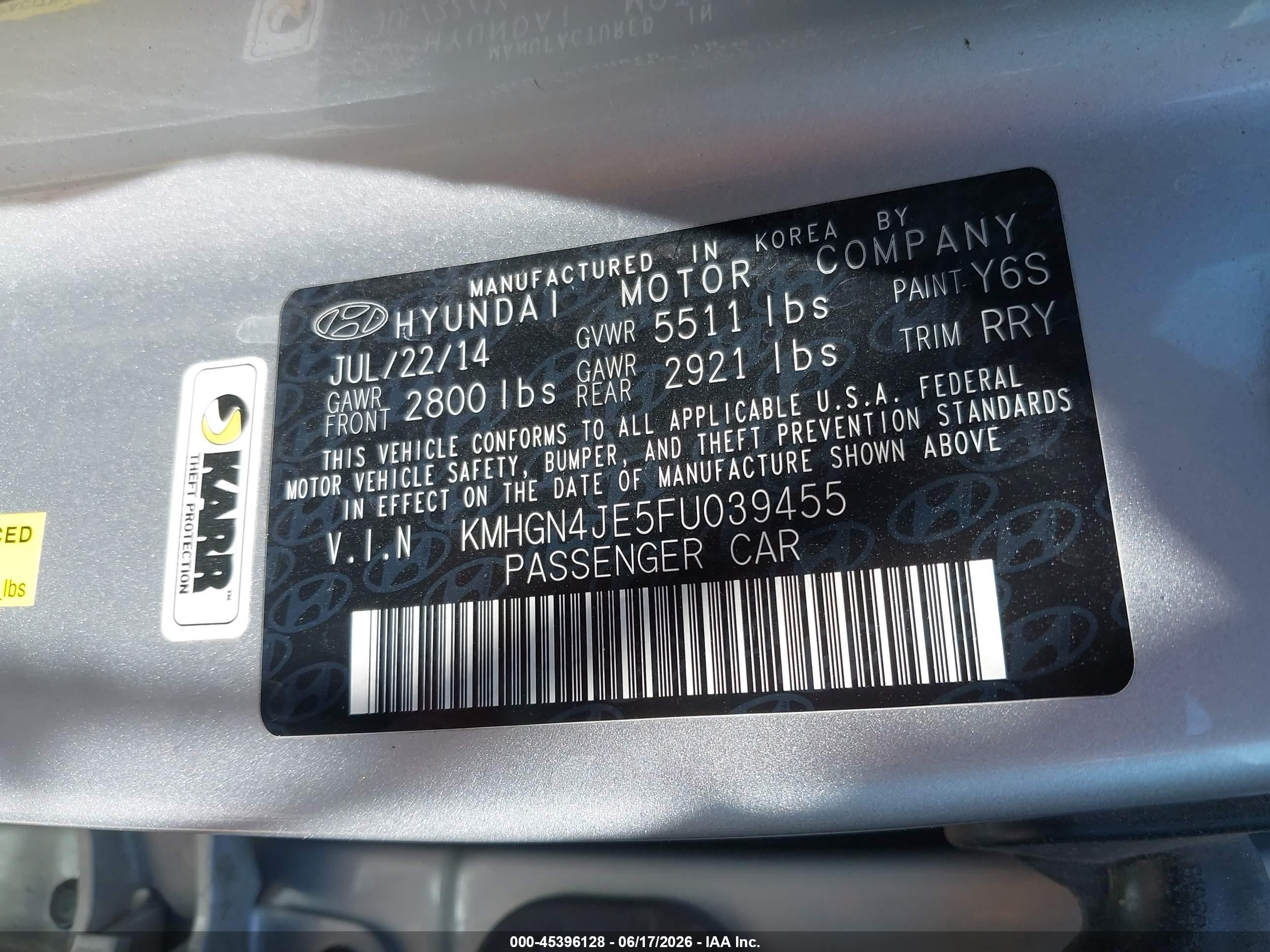 2015 Hyundai Genesis 3.8 Silver vin: KMHGN4JE5FU039455