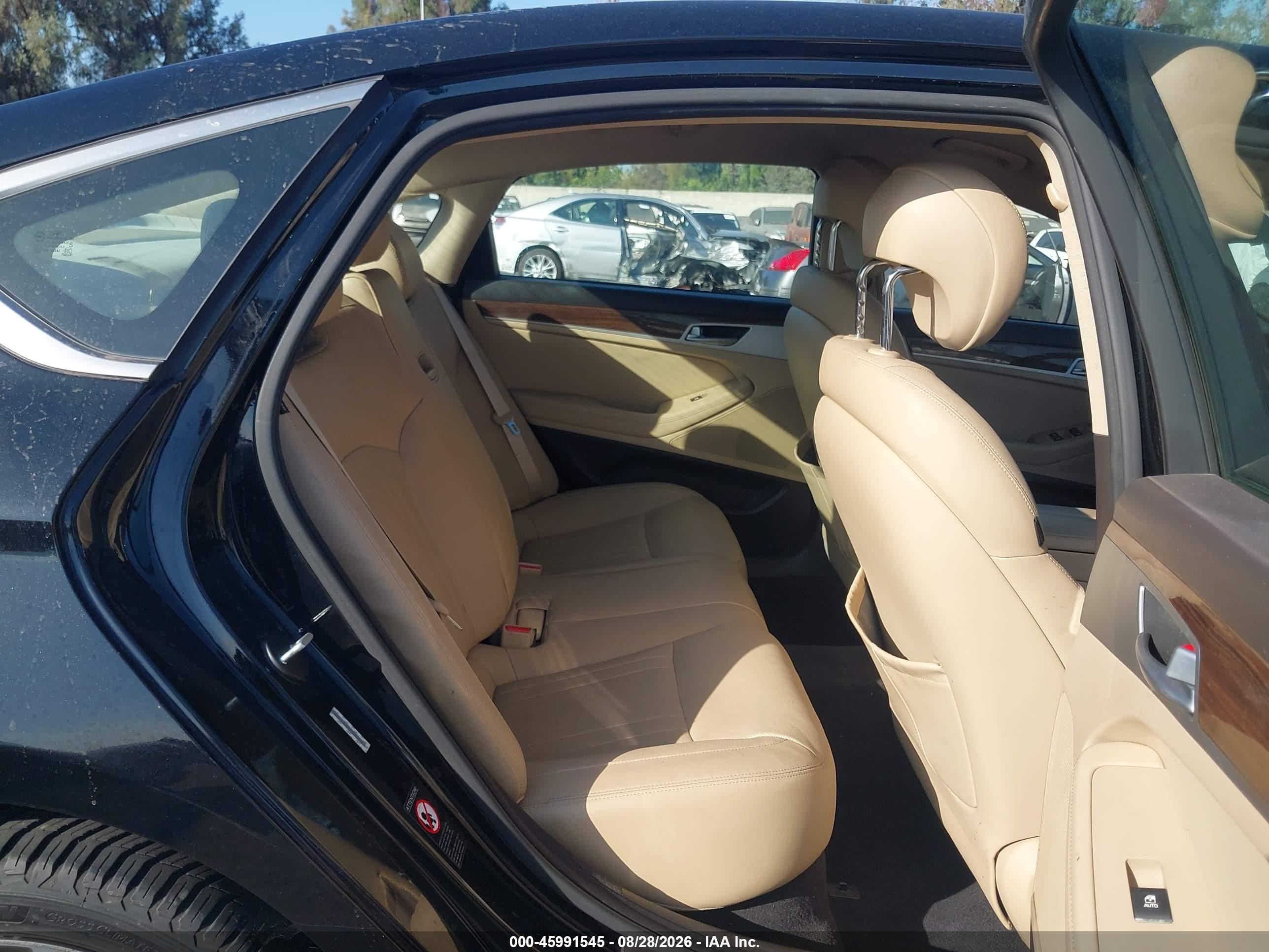 2015 Hyundai Genesis 3.8 Black vin: KMHGN4JE5FU041240