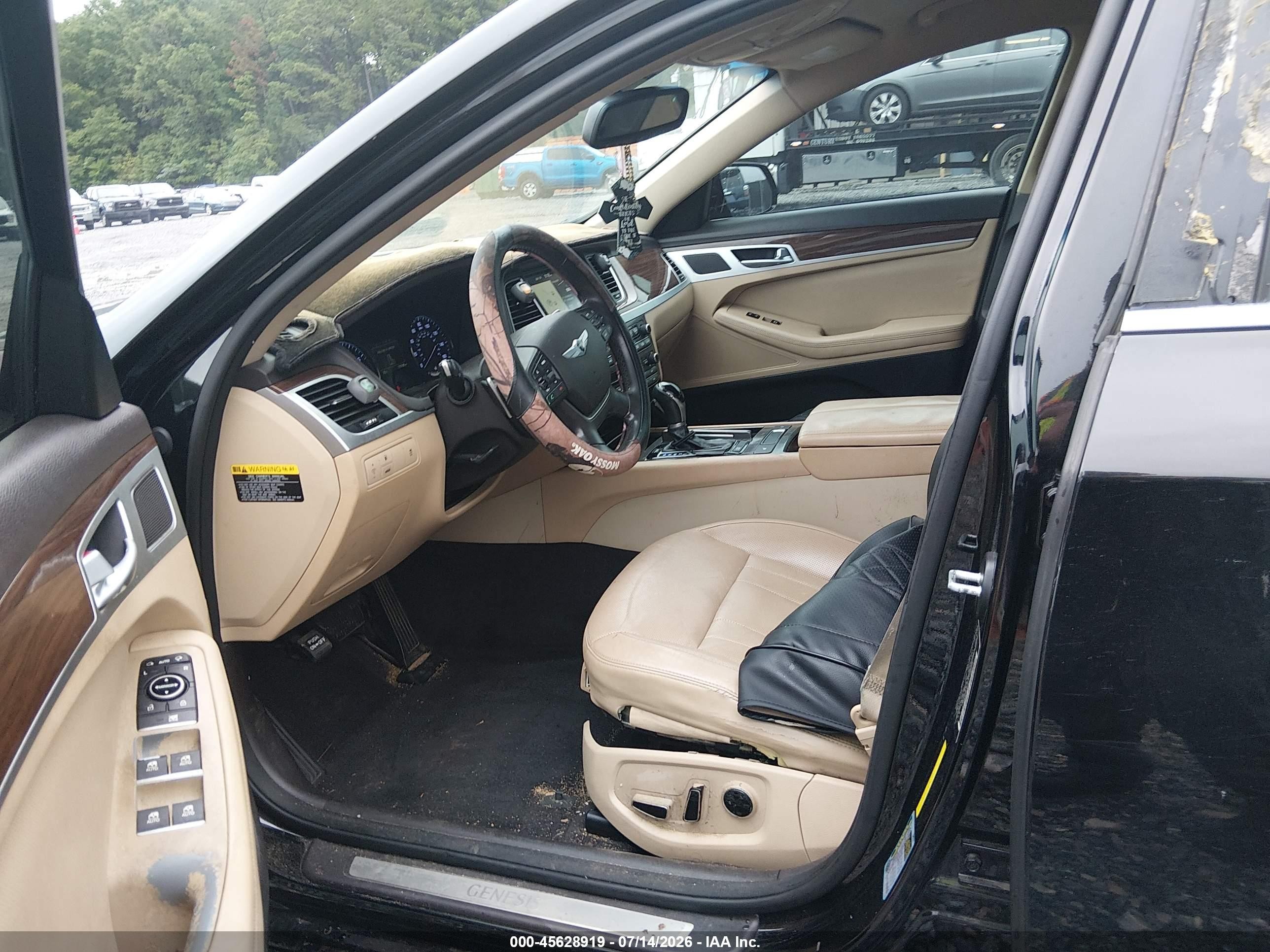 2015 Hyundai Genesis 3.8 Black vin: KMHGN4JE5FU050486