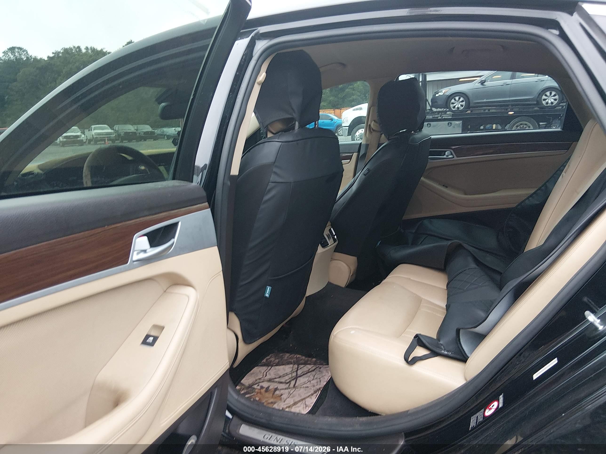 2015 Hyundai Genesis 3.8 Black vin: KMHGN4JE5FU050486