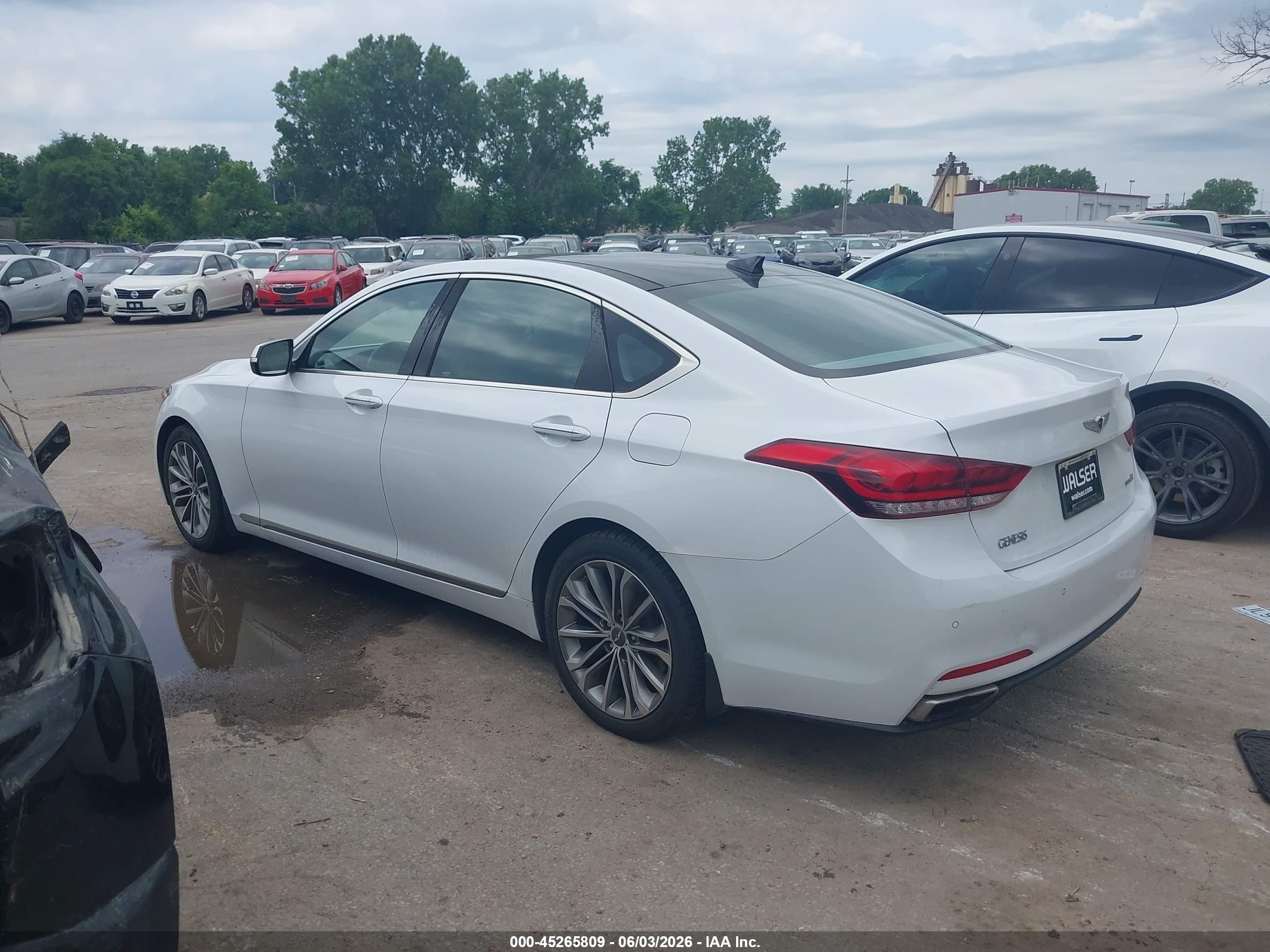 2015 Hyundai Genesis 3.8 White vin: KMHGN4JE5FU062234