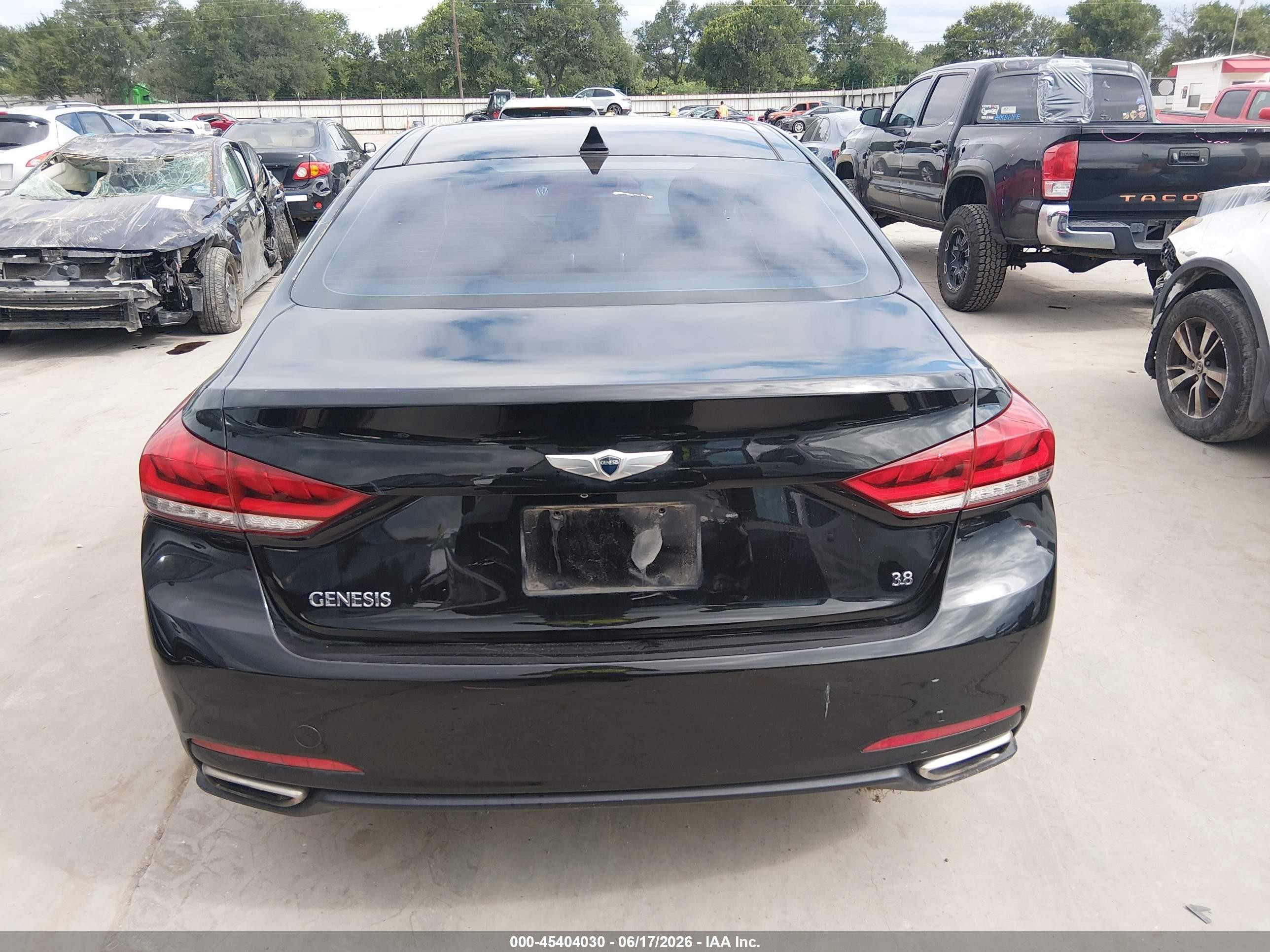 2015 Hyundai Genesis 3.8 Black vin: KMHGN4JE5FU062802