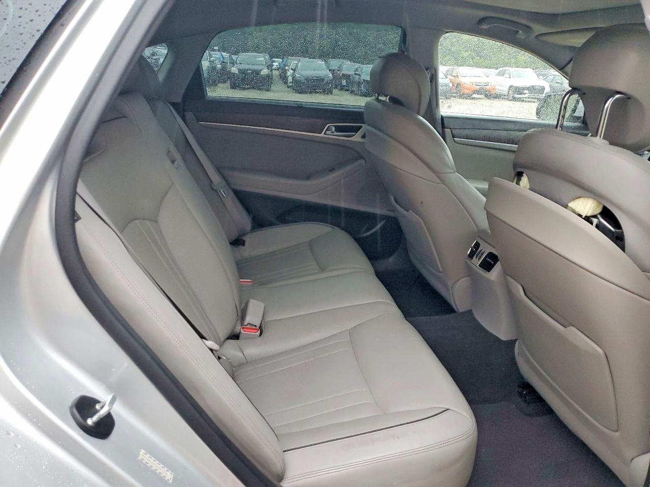 2015 Hyundai Genesis 3.8l Silver vin: KMHGN4JE5FU071306