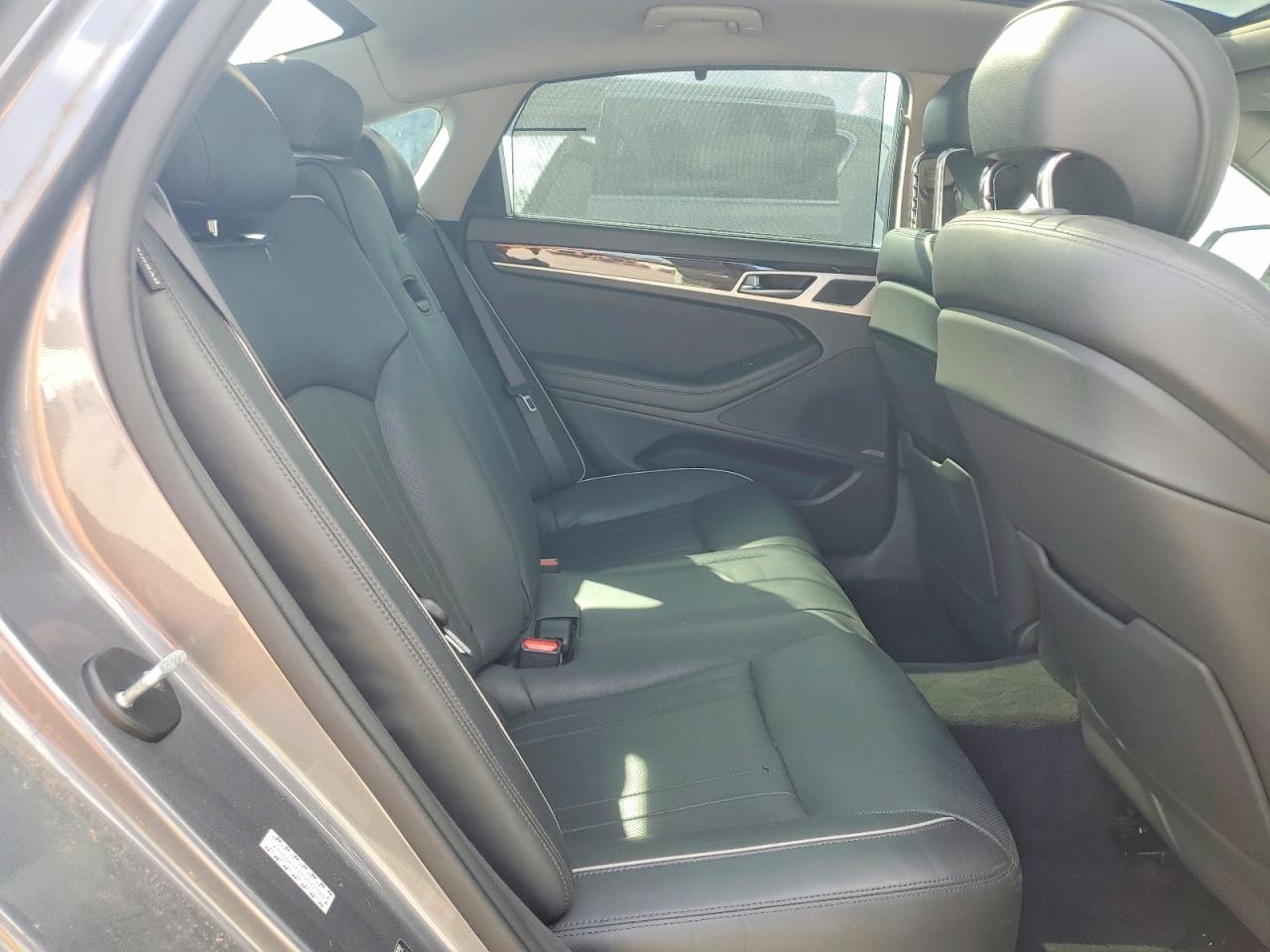 2015 Hyundai Genesis 3.8l Silver vin: KMHGN4JE5FU072780