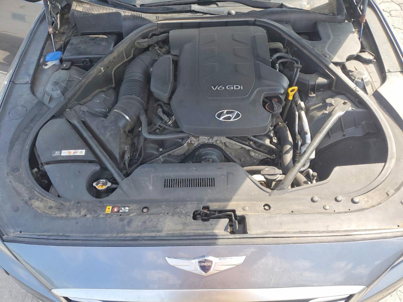 2015 Hyundai Genesis 3.8l Silver vin: KMHGN4JE5FU072780
