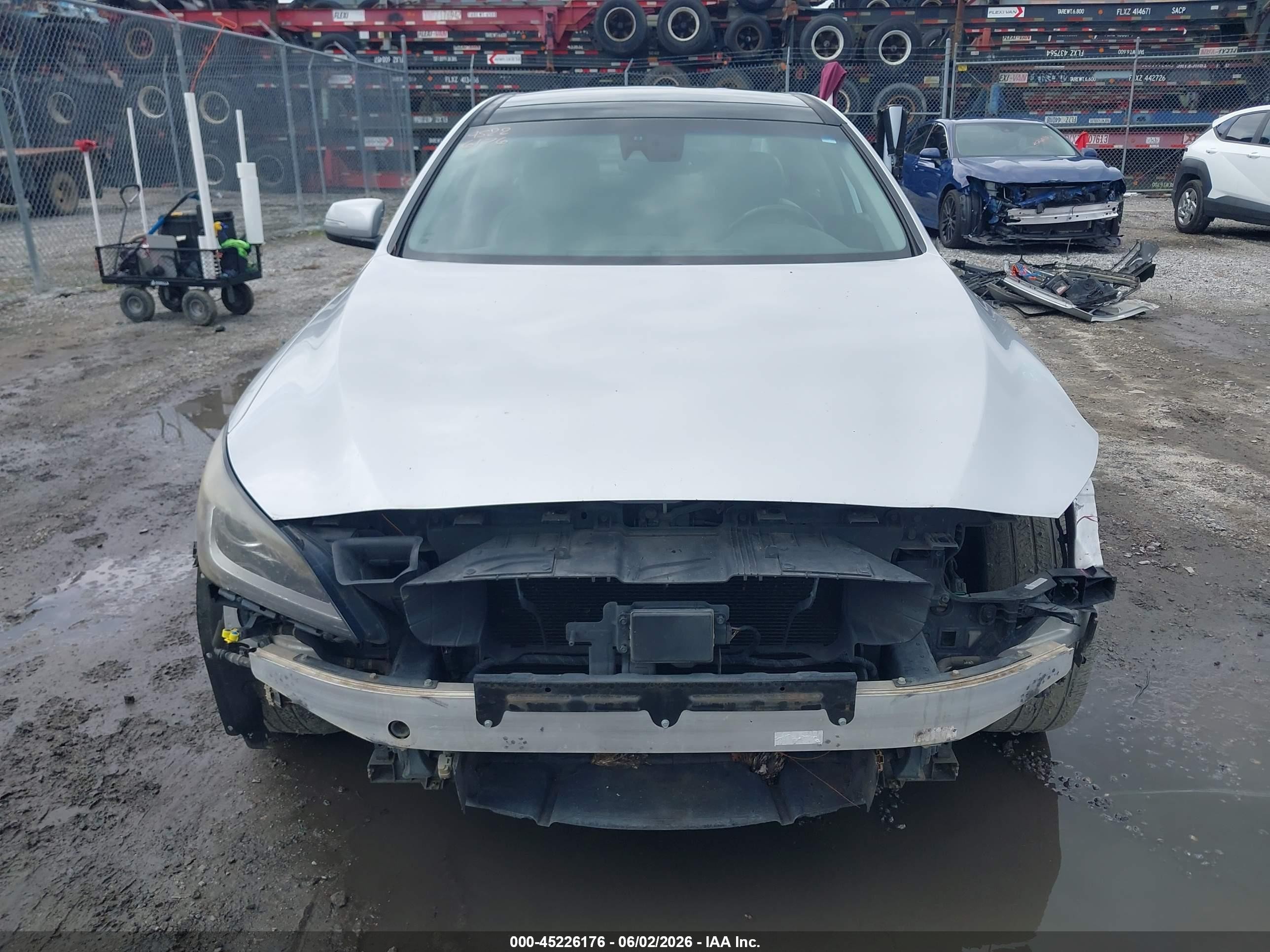 2015 Hyundai Genesis 3.8 Silver vin: KMHGN4JE5FU074688
