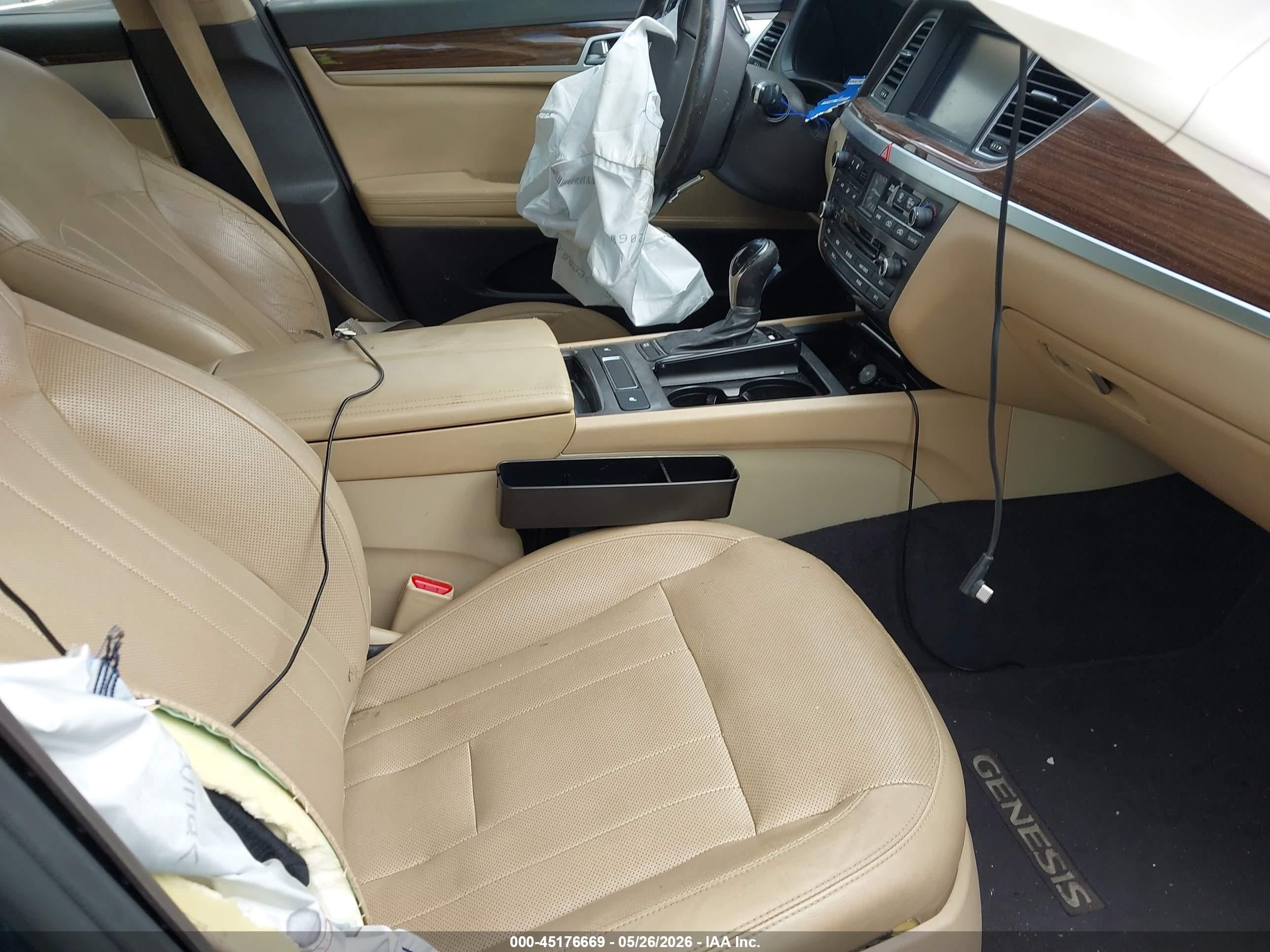 2015 Hyundai Genesis 3.8 Blue vin: KMHGN4JE5FU083410