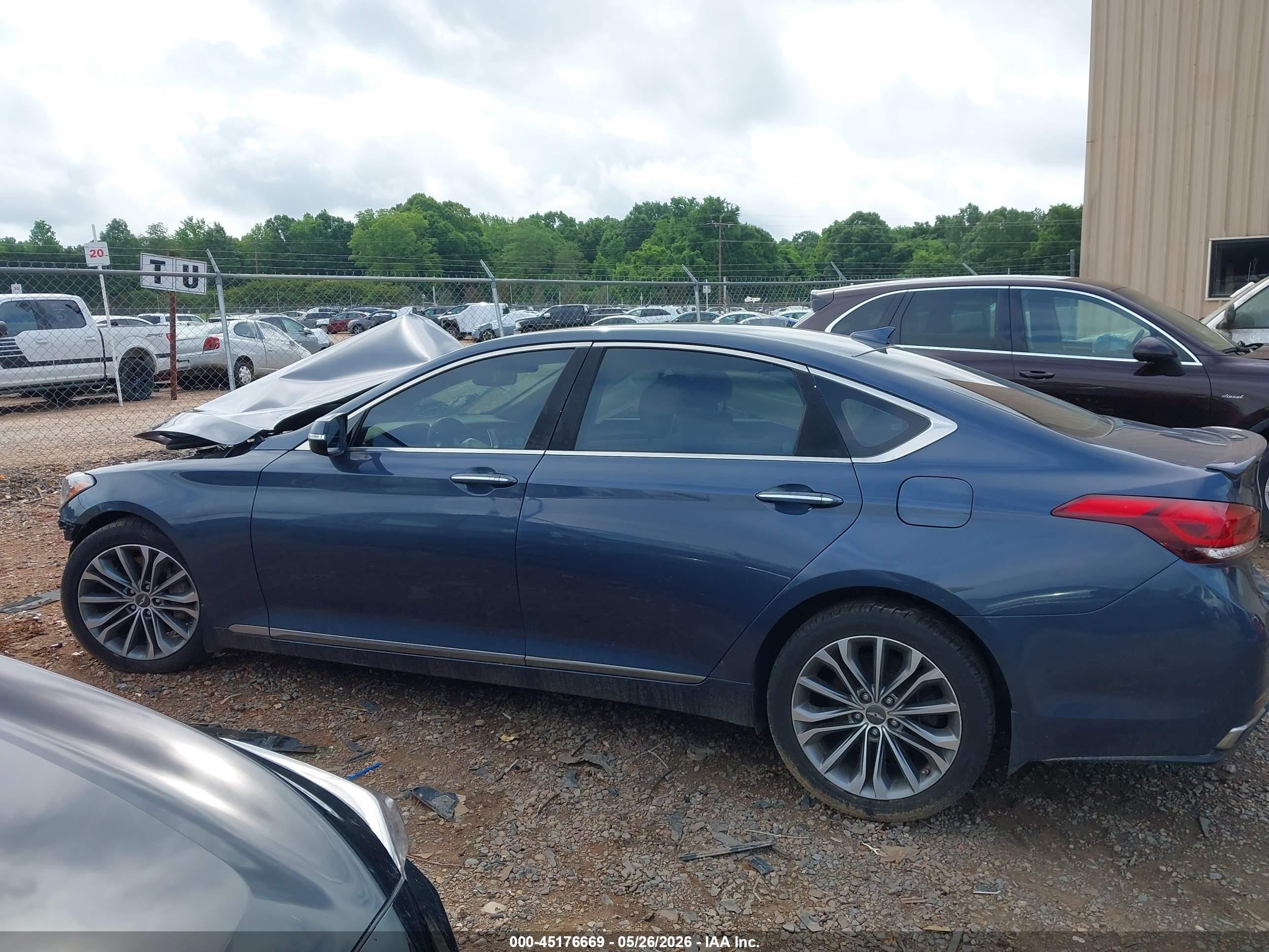 2015 Hyundai Genesis 3.8 Blue vin: KMHGN4JE5FU083410