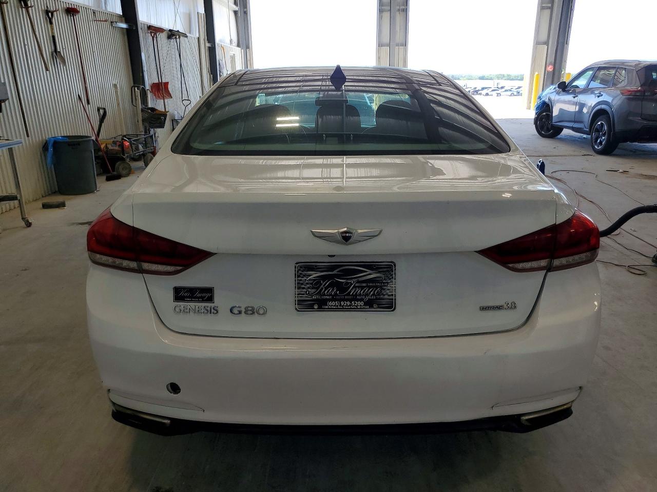 2015 Hyundai Genesis 3.8l White vin: KMHGN4JE5FU090728