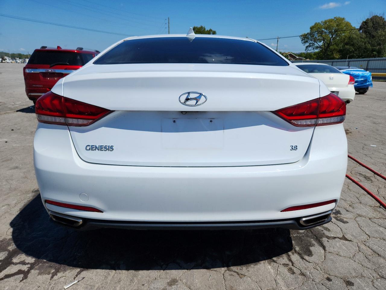 2015 Hyundai Genesis 3.8l White vin: KMHGN4JE5FU093581