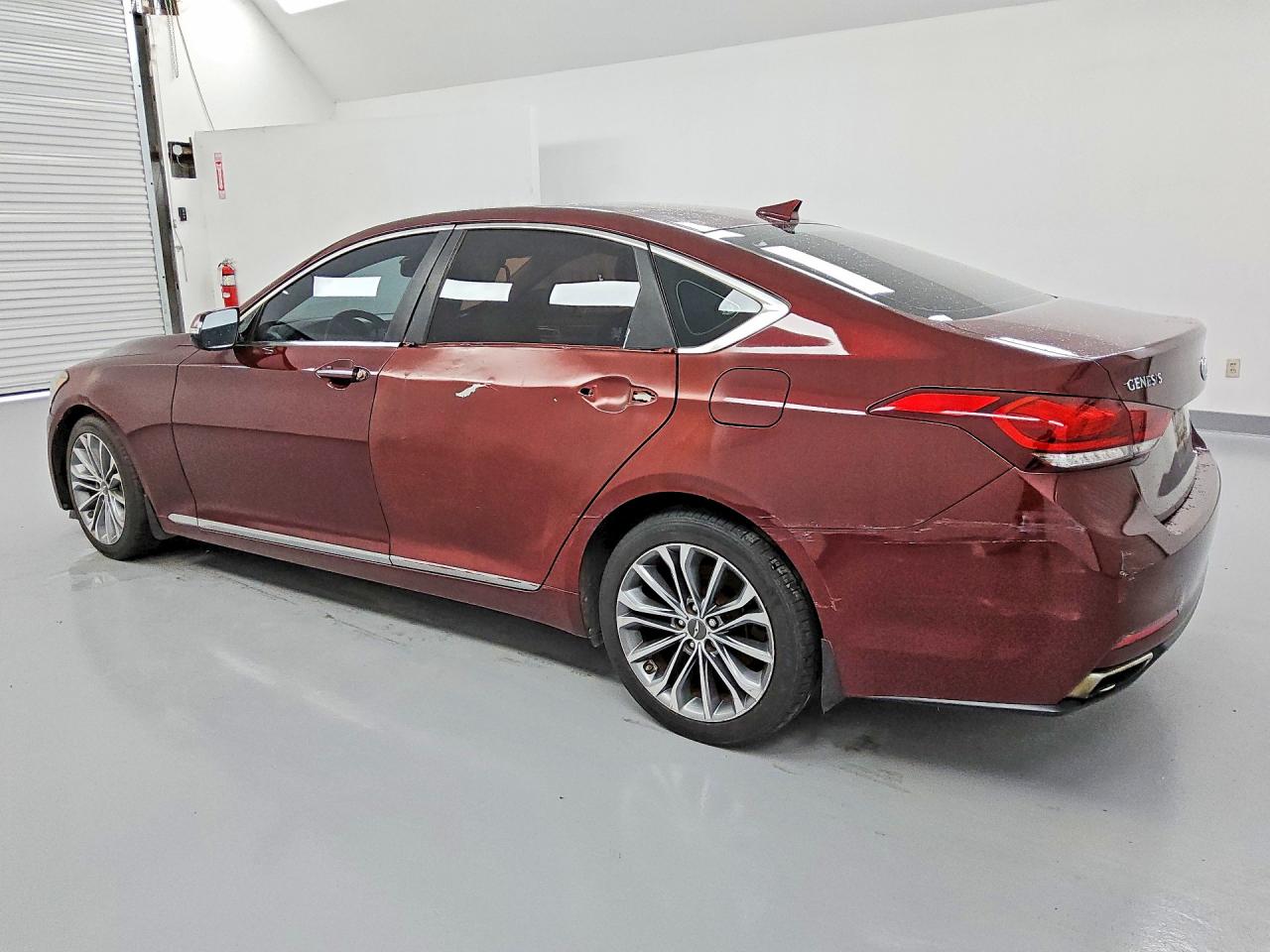 2015 Hyundai Genesis 3.8l Maroon vin: KMHGN4JE5FU096318
