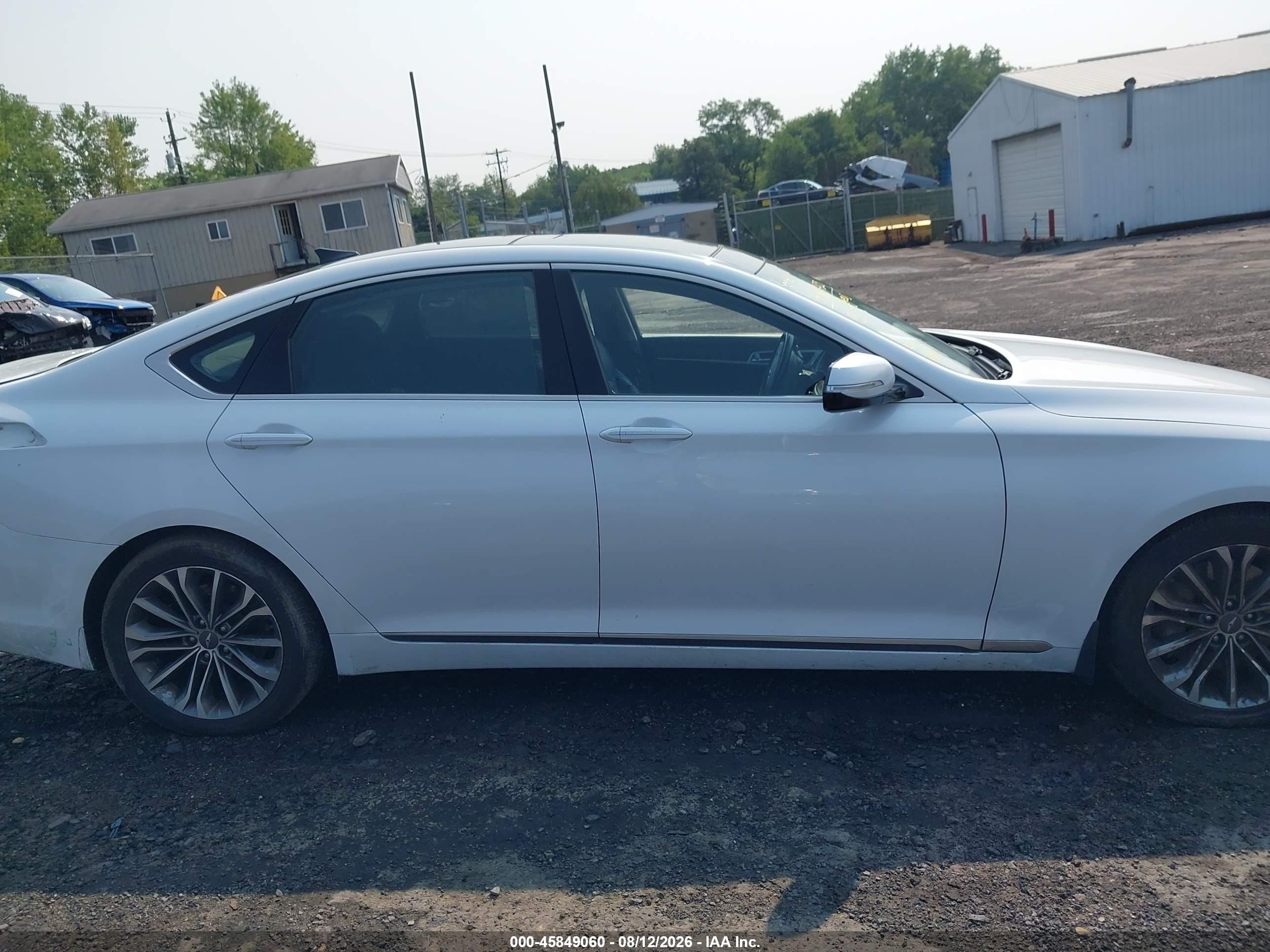 2015 Hyundai Genesis 3.8 White vin: KMHGN4JE5FU101033