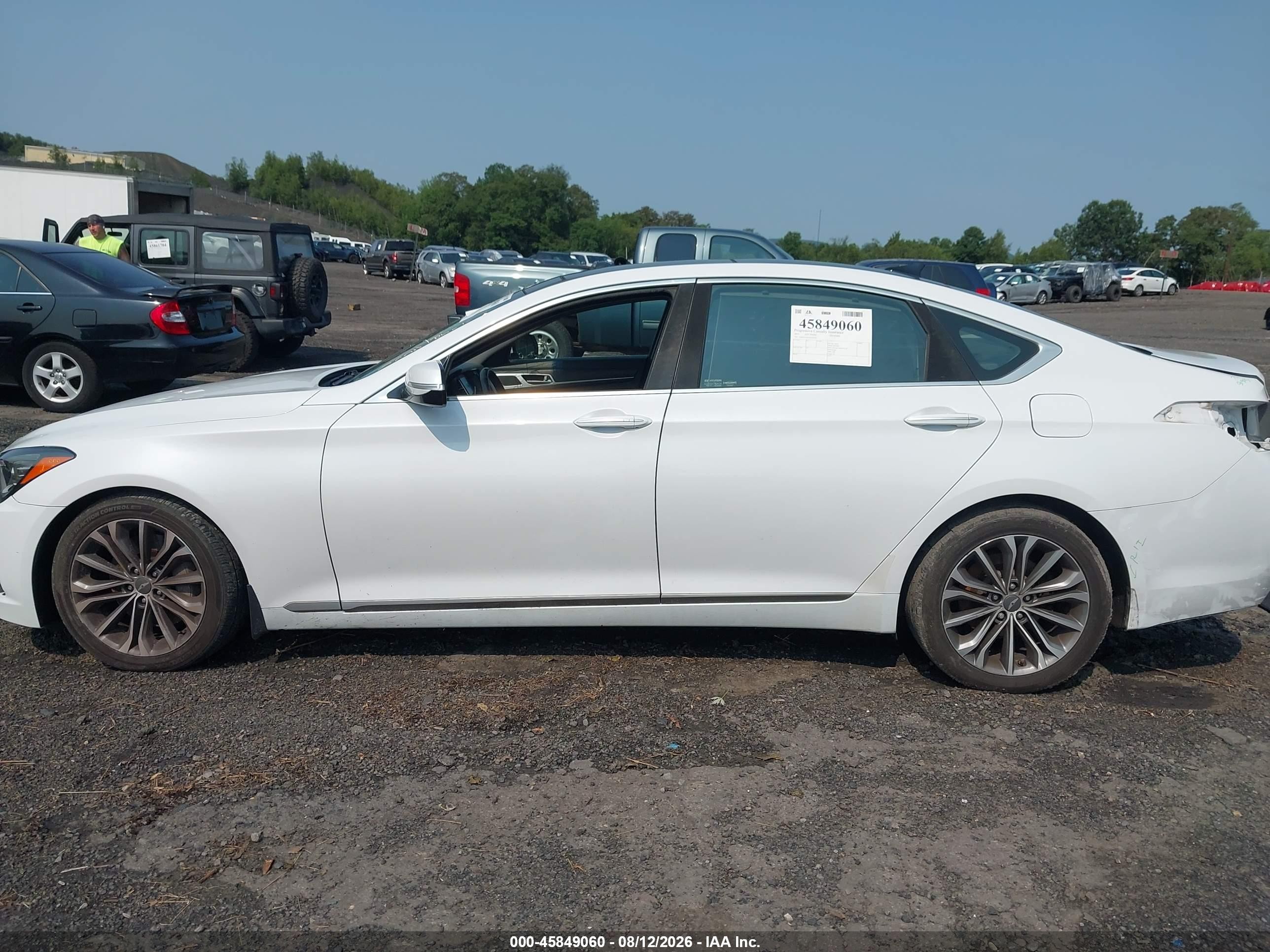 2015 Hyundai Genesis 3.8 White vin: KMHGN4JE5FU101033