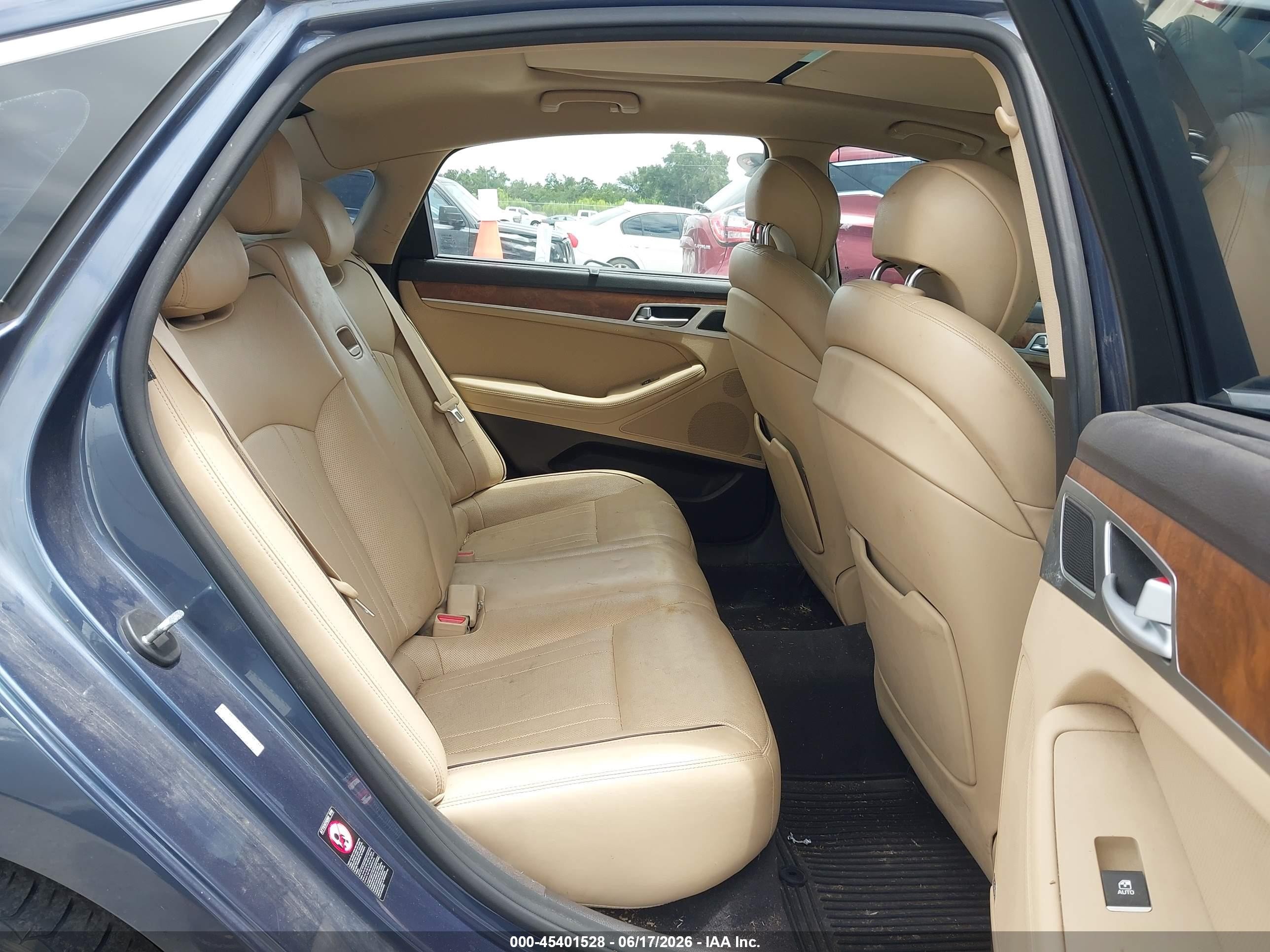 2015 Hyundai Genesis 3.8 Dark Blue vin: KMHGN4JE5FU101758