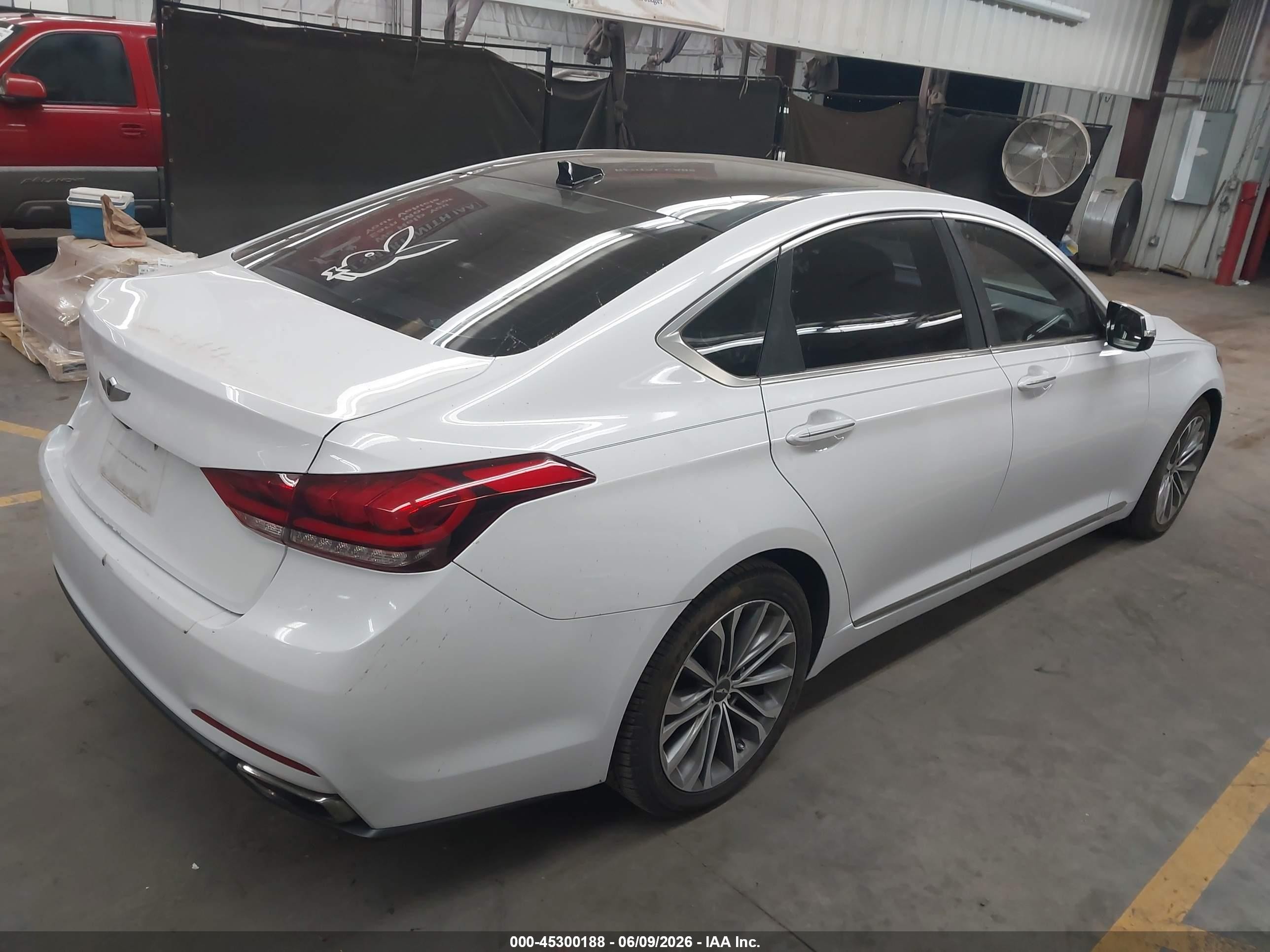 2015 Hyundai Genesis 3.8 White vin: KMHGN4JE6FU034684