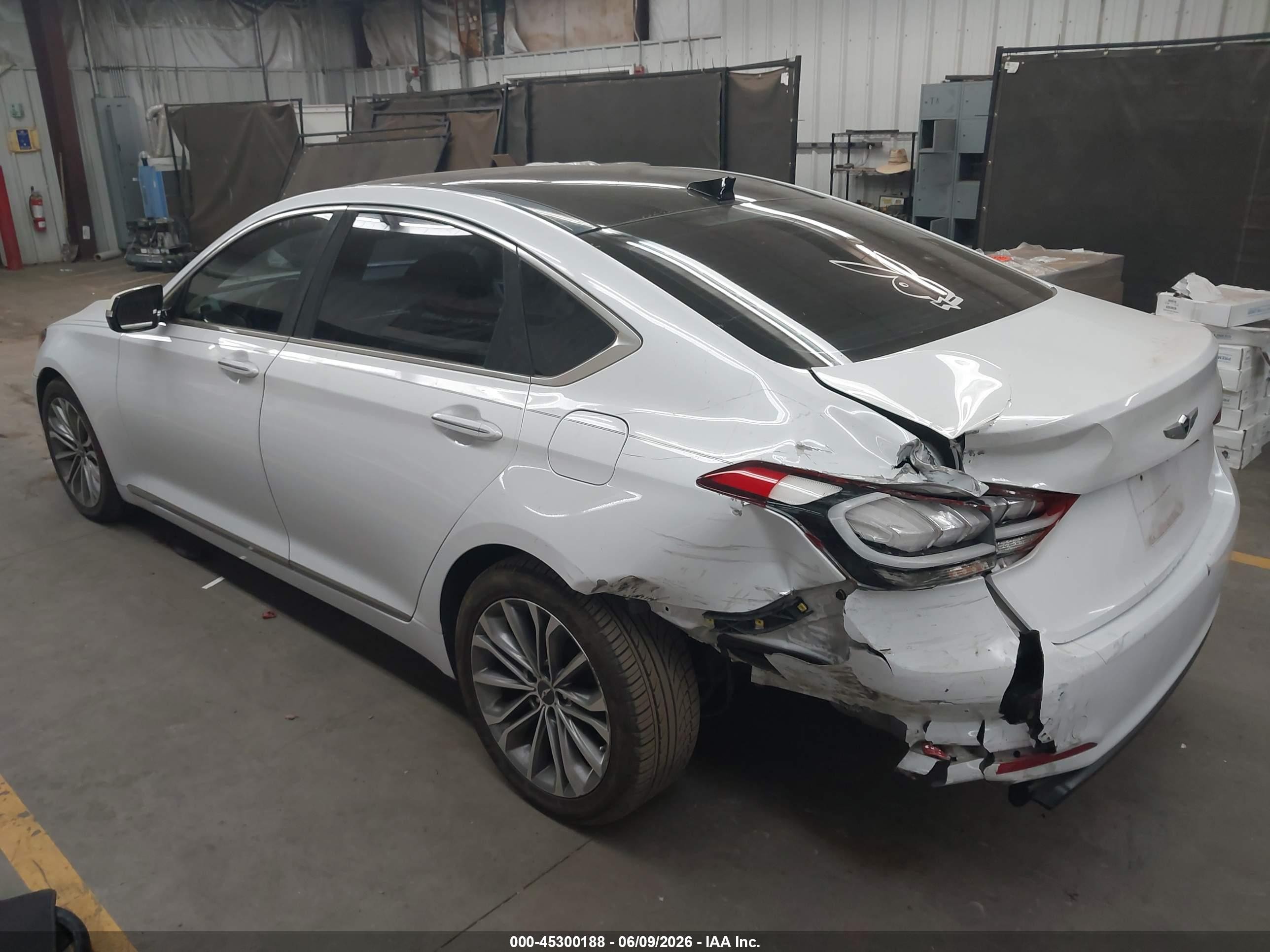 2015 Hyundai Genesis 3.8 White vin: KMHGN4JE6FU034684