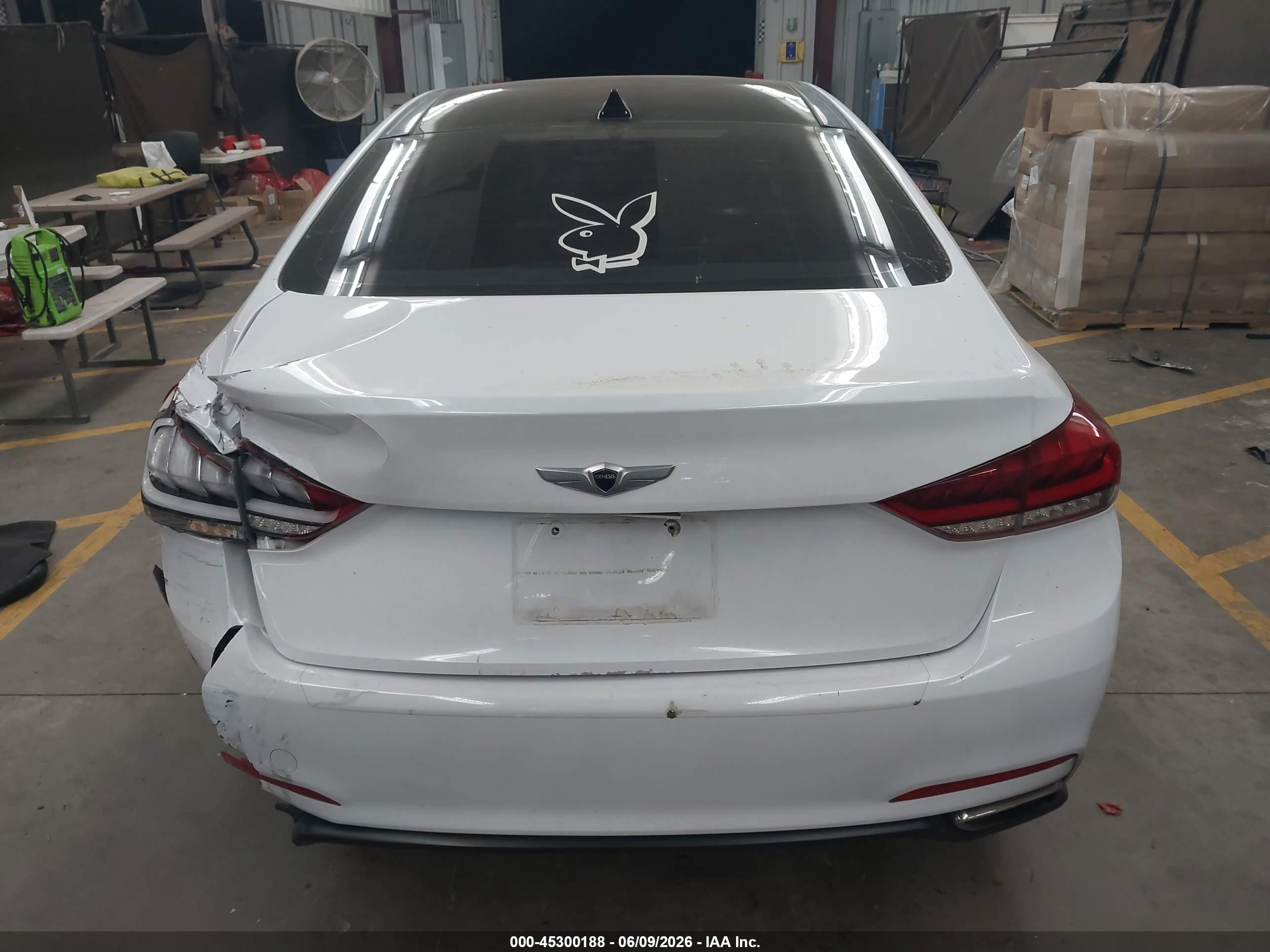 2015 Hyundai Genesis 3.8 White vin: KMHGN4JE6FU034684