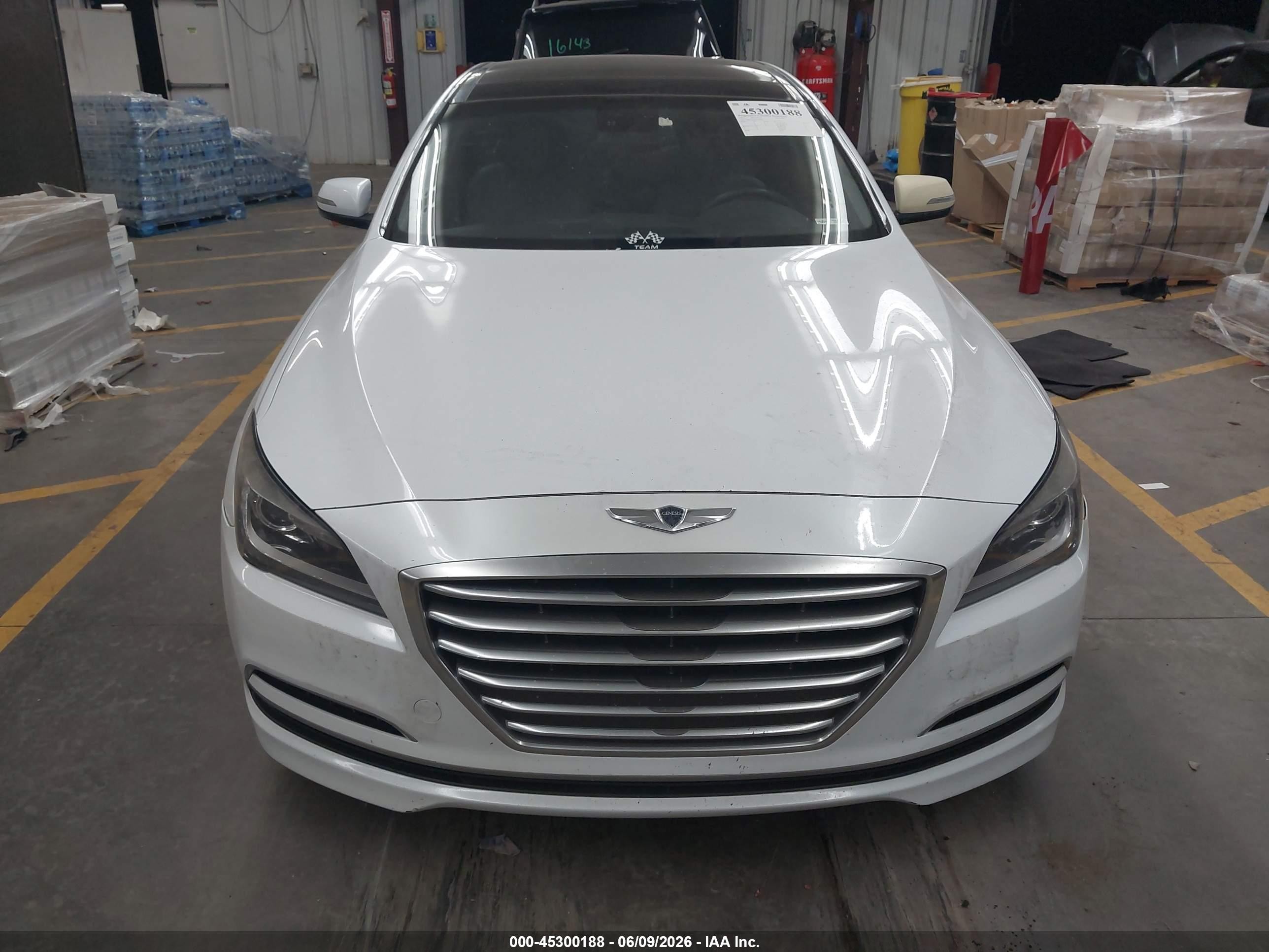 2015 Hyundai Genesis 3.8 White vin: KMHGN4JE6FU034684