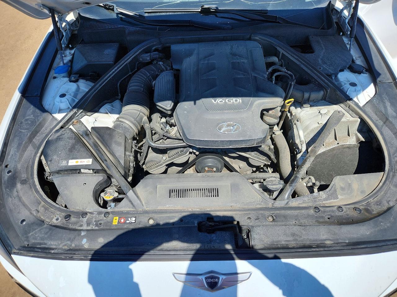 2015 Hyundai Genesis 3.8l White vin: KMHGN4JE6FU082685