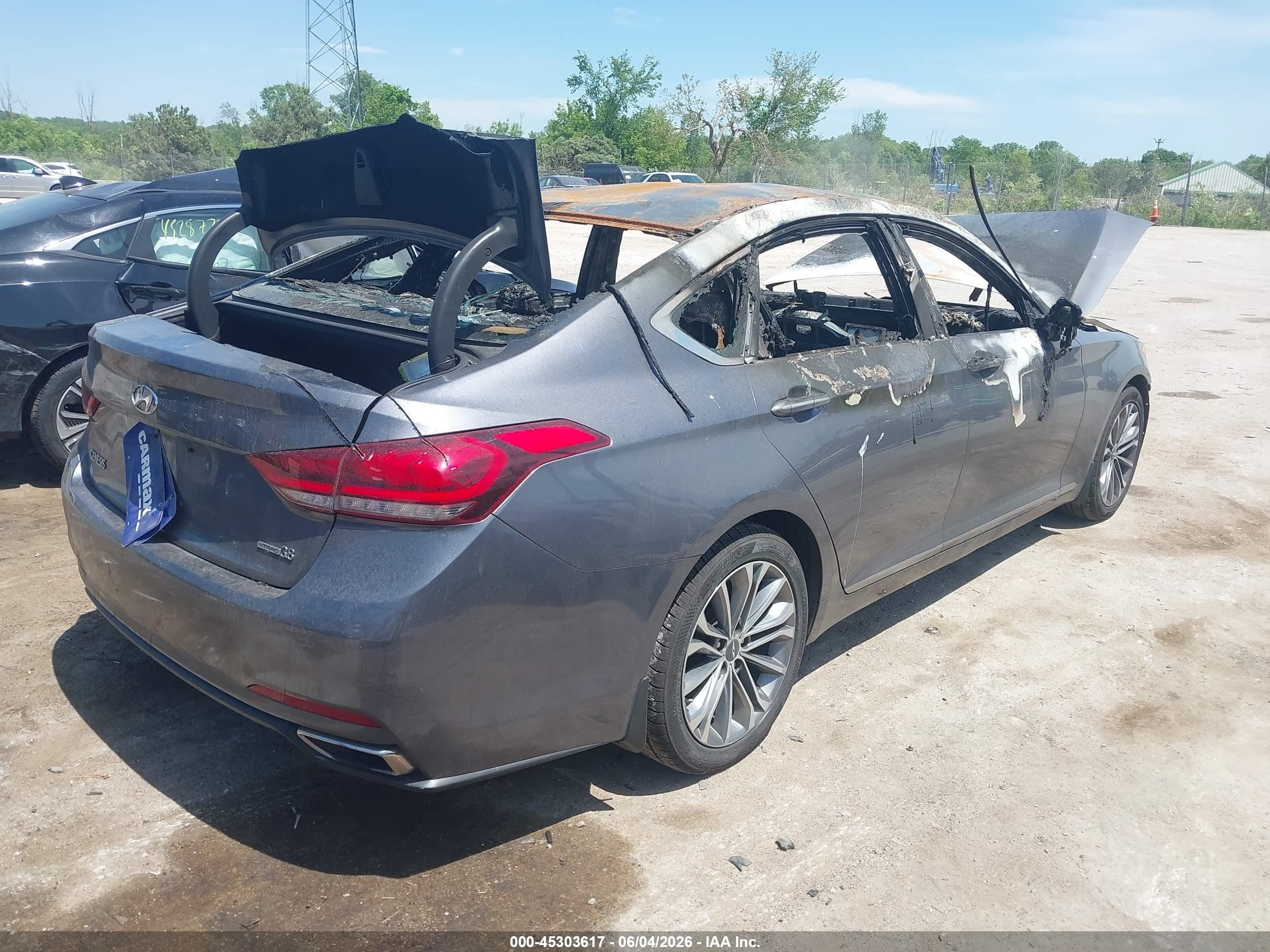 2015 Hyundai Genesis 3.8 Gray vin: KMHGN4JE6FU084811