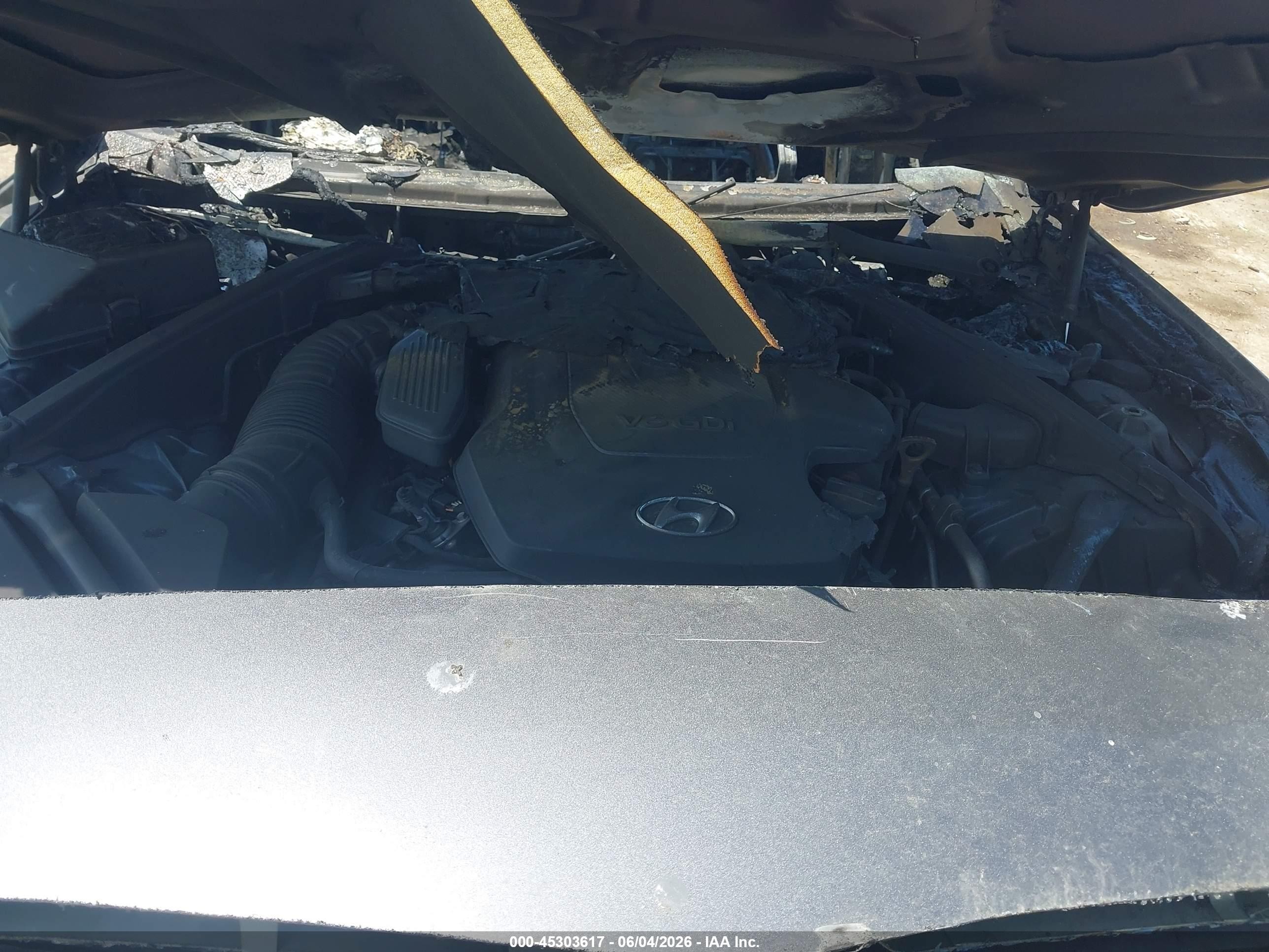 2015 Hyundai Genesis 3.8 Gray vin: KMHGN4JE6FU084811