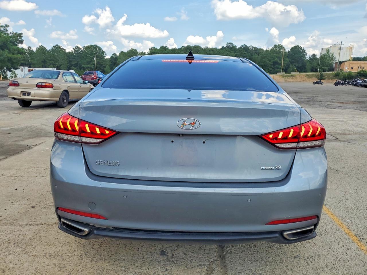 2015 Hyundai Genesis 3.8l Серебряный vin: KMHGN4JE6FU086879
