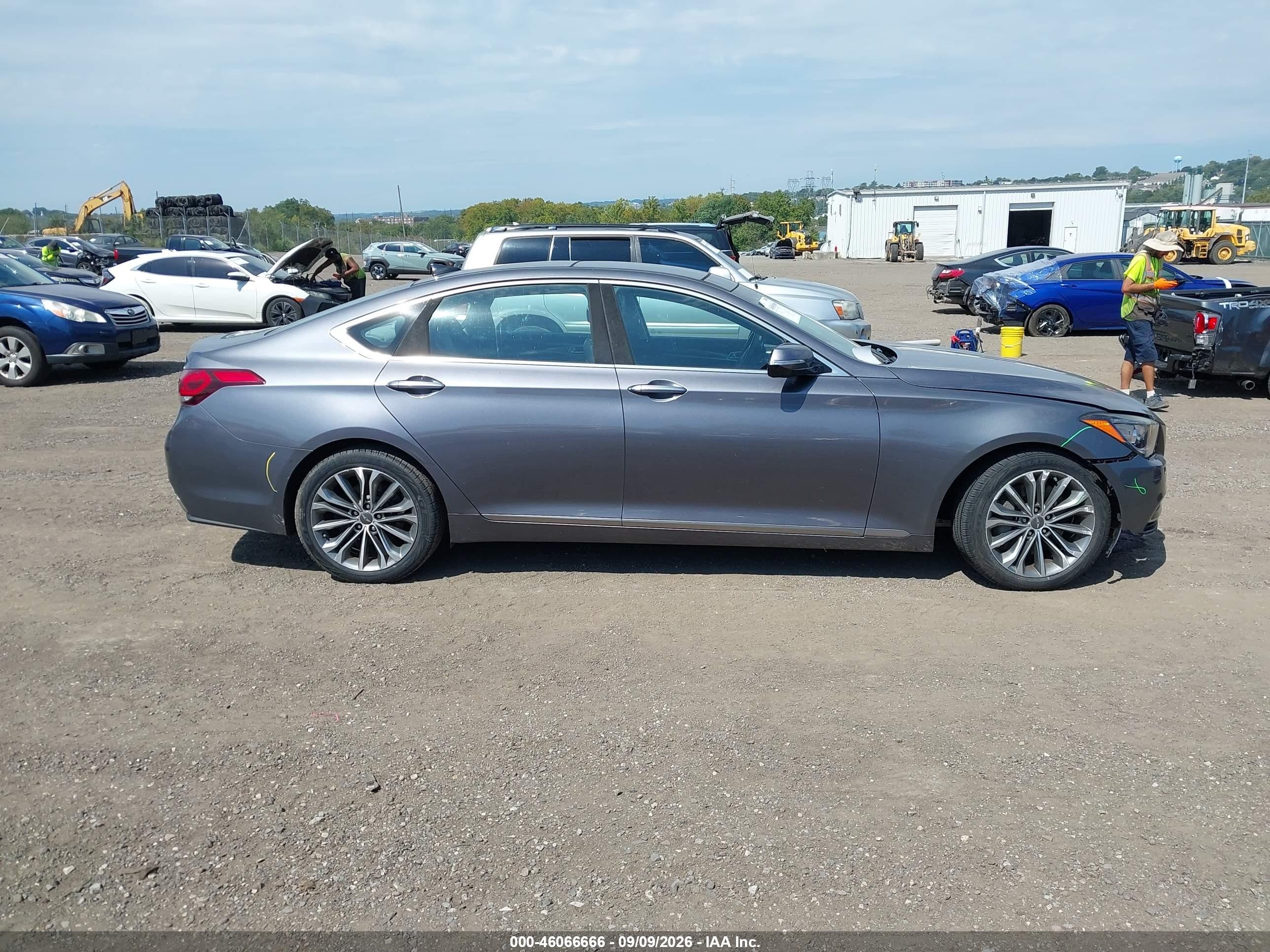 2015 Hyundai Genesis 3.8 Gray vin: KMHGN4JE6FU101543