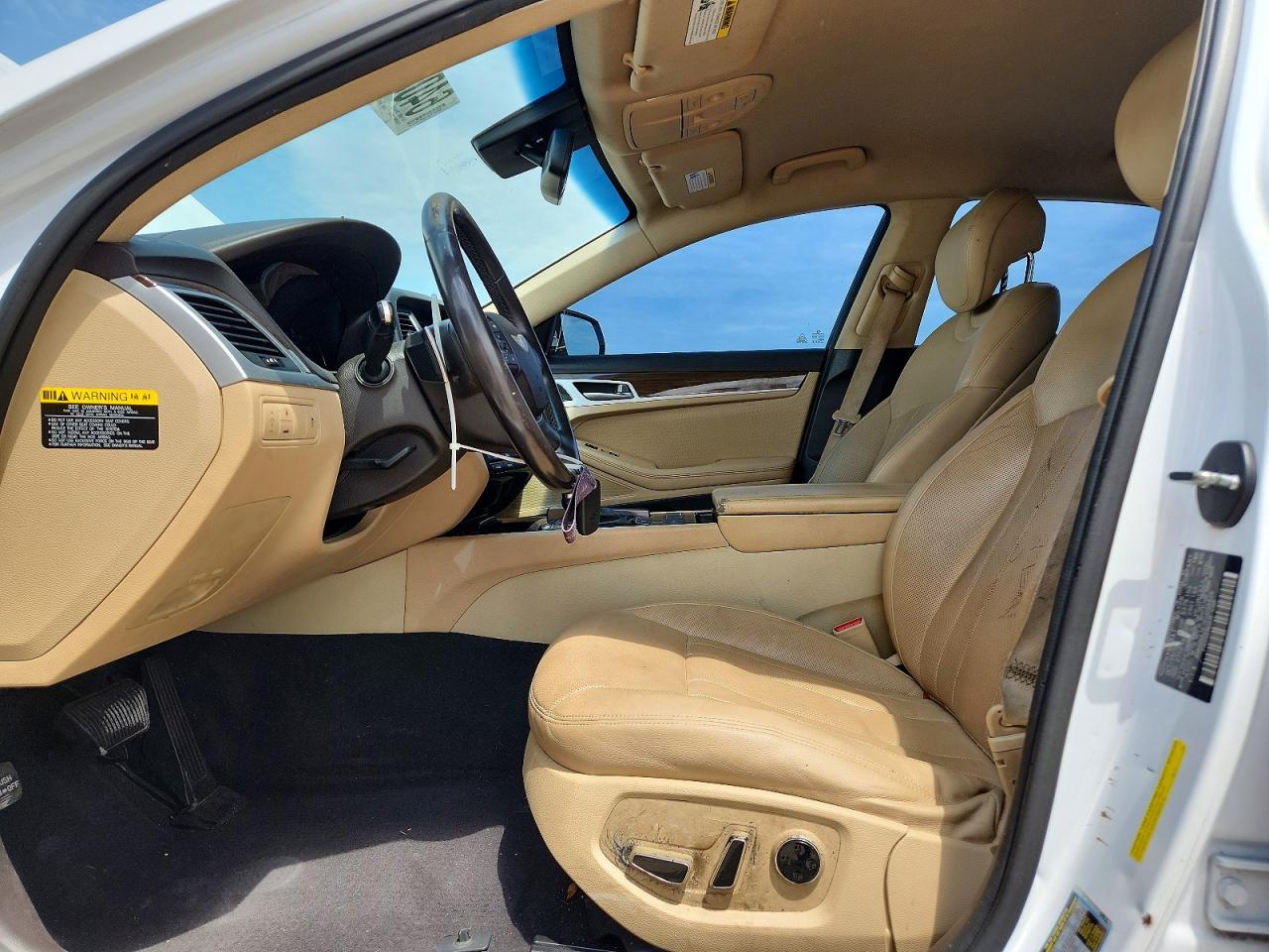 2015 Hyundai Genesis 3.8l White vin: KMHGN4JE7FU054426