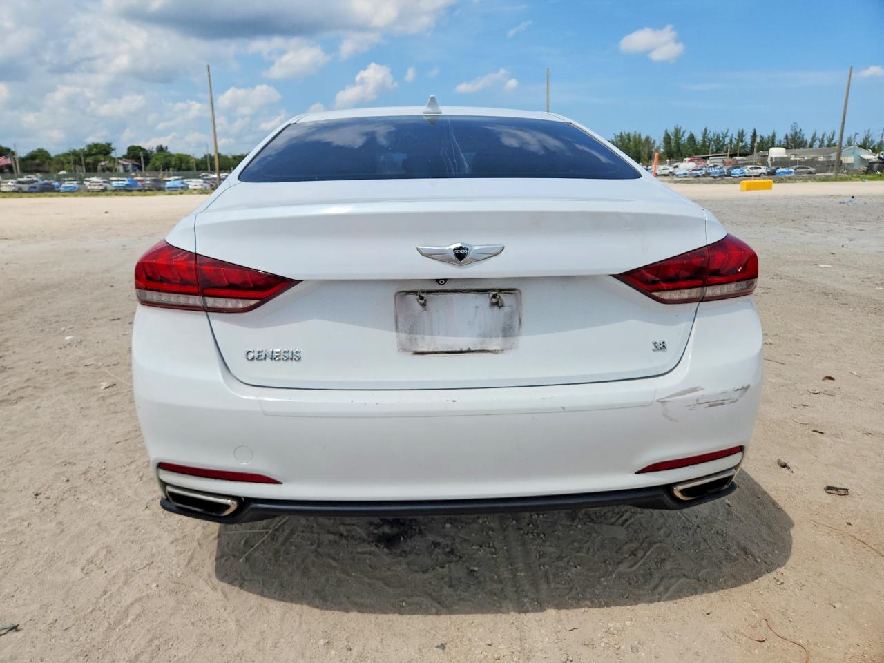 2015 Hyundai Genesis 3.8l White vin: KMHGN4JE7FU054426