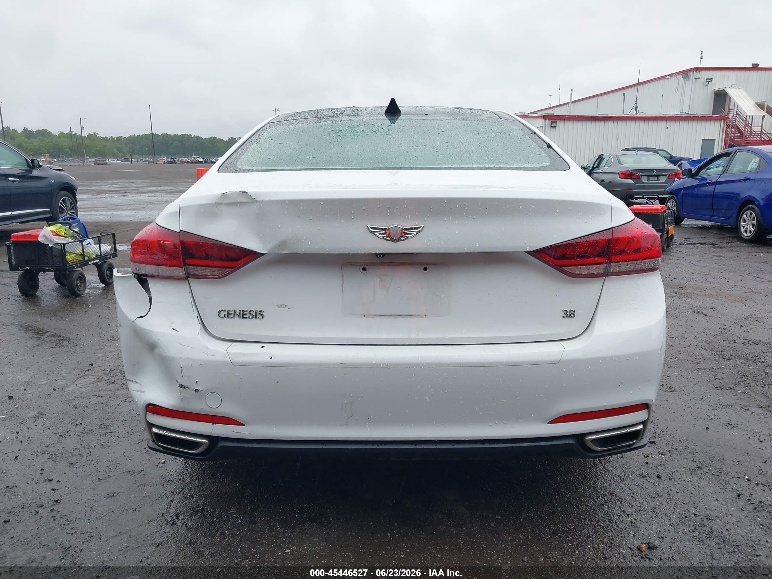 2015 Hyundai Genesis 3.8 White vin: KMHGN4JE7FU063756