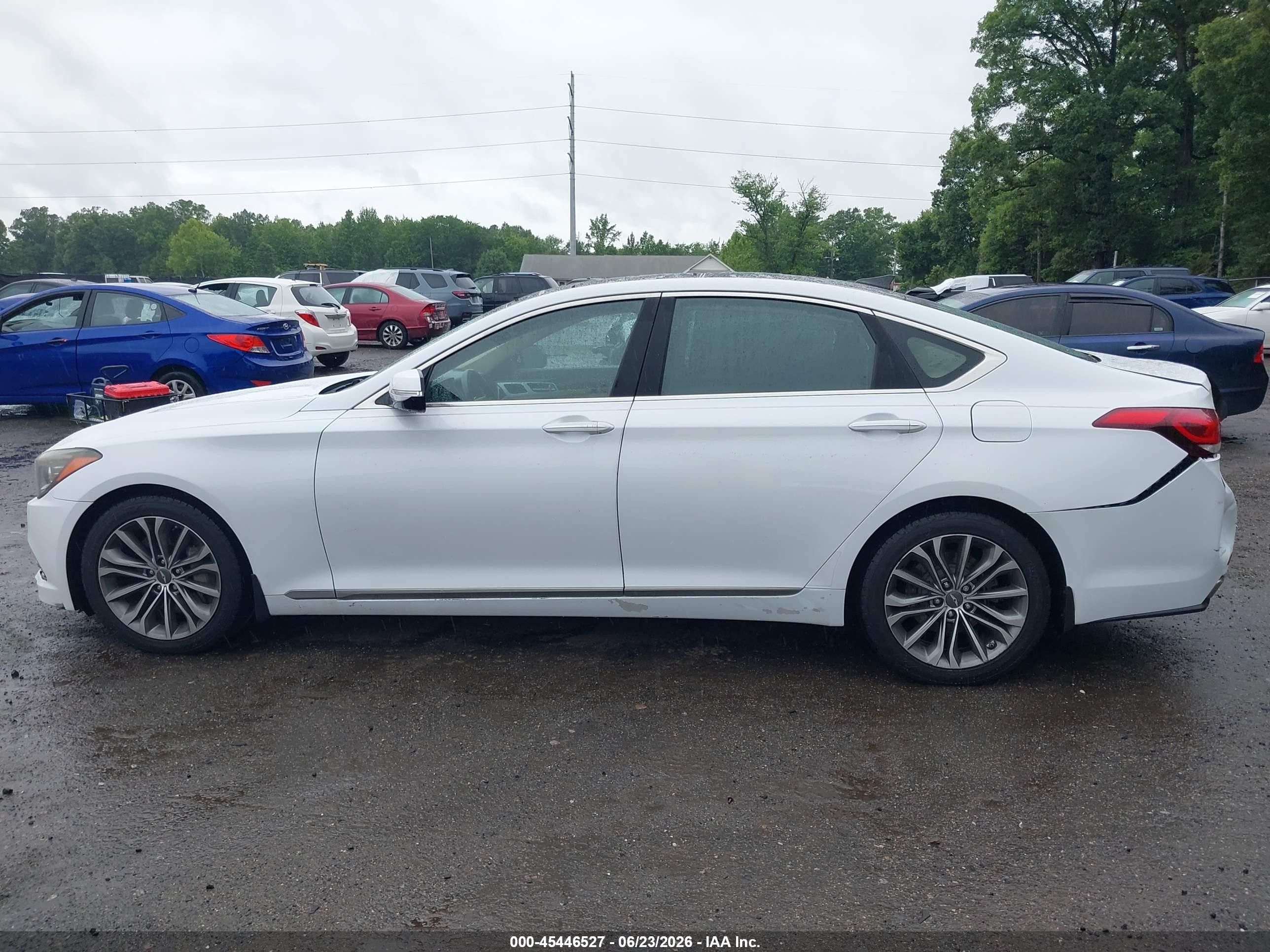 2015 Hyundai Genesis 3.8 White vin: KMHGN4JE7FU063756