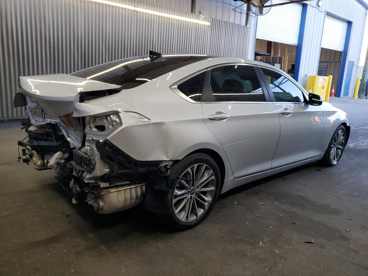 2015 Hyundai Genesis 3.8l Silver vin: KMHGN4JE7FU075079