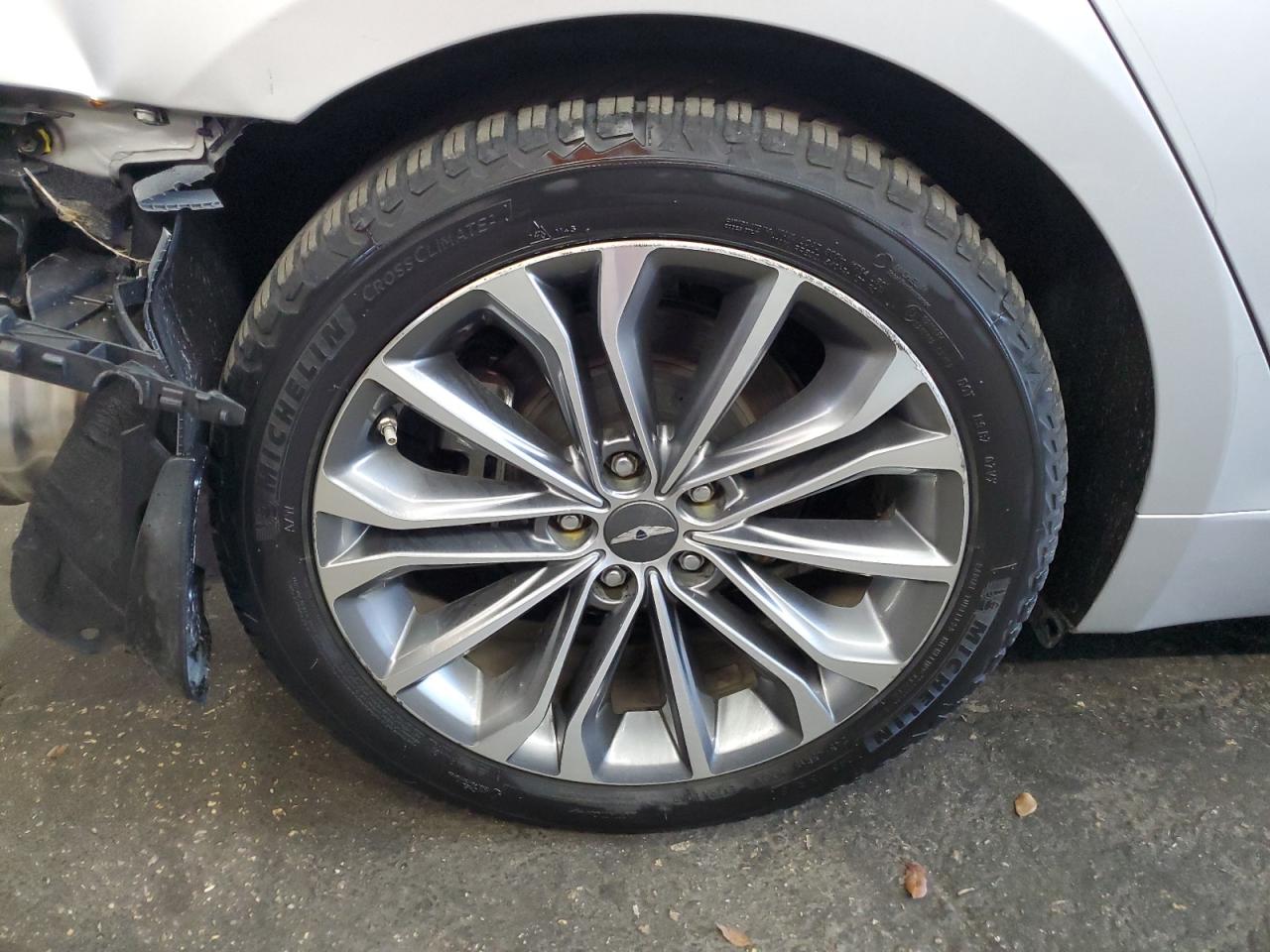 2015 Hyundai Genesis 3.8l Silver vin: KMHGN4JE7FU075079 Damage: Right Rear Wheel, Curb Rash, 9 To 10 Inches