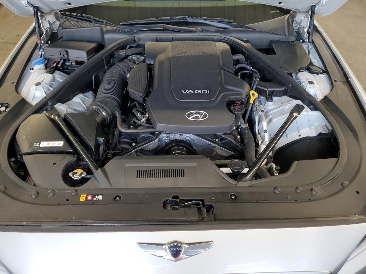 2015 Hyundai Genesis 3.8l Silver vin: KMHGN4JE7FU075079