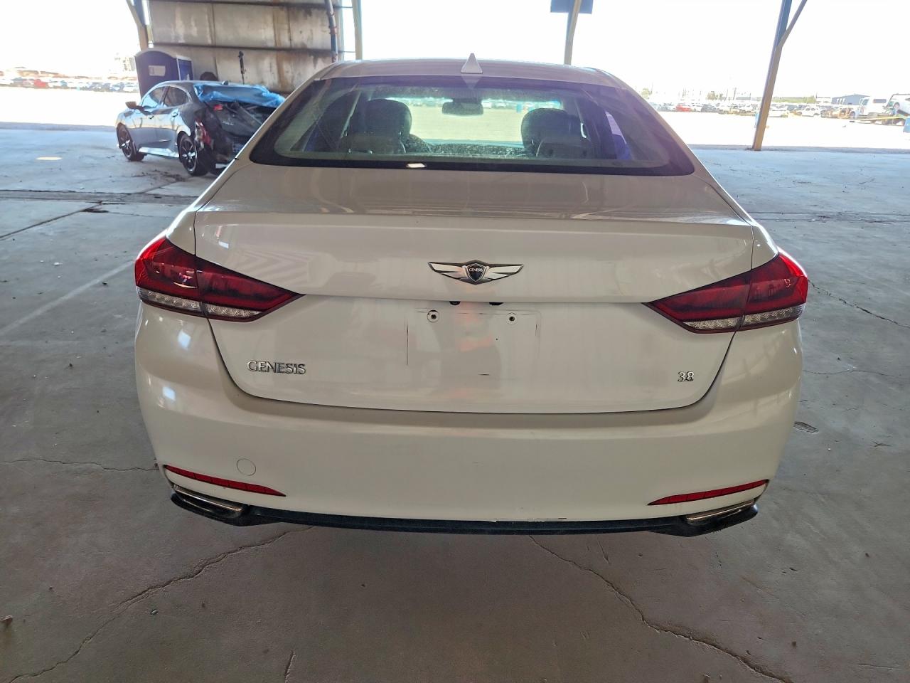 2015 Hyundai Genesis 3.8l Белый vin: KMHGN4JE7FU076488