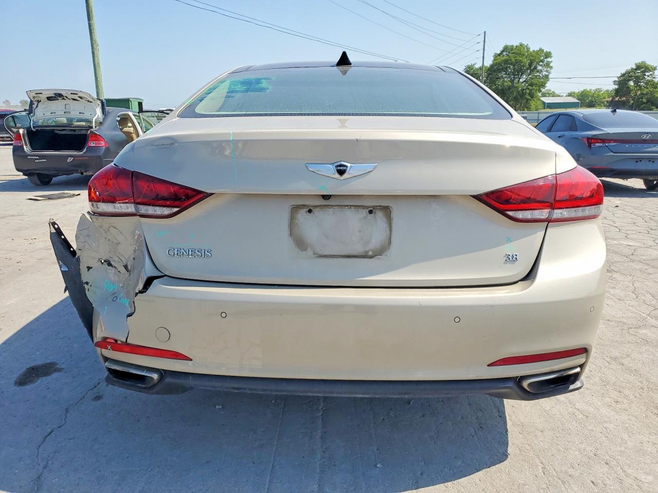 2015 Hyundai Genesis 3.8l Beige vin: KMHGN4JE7FU079648