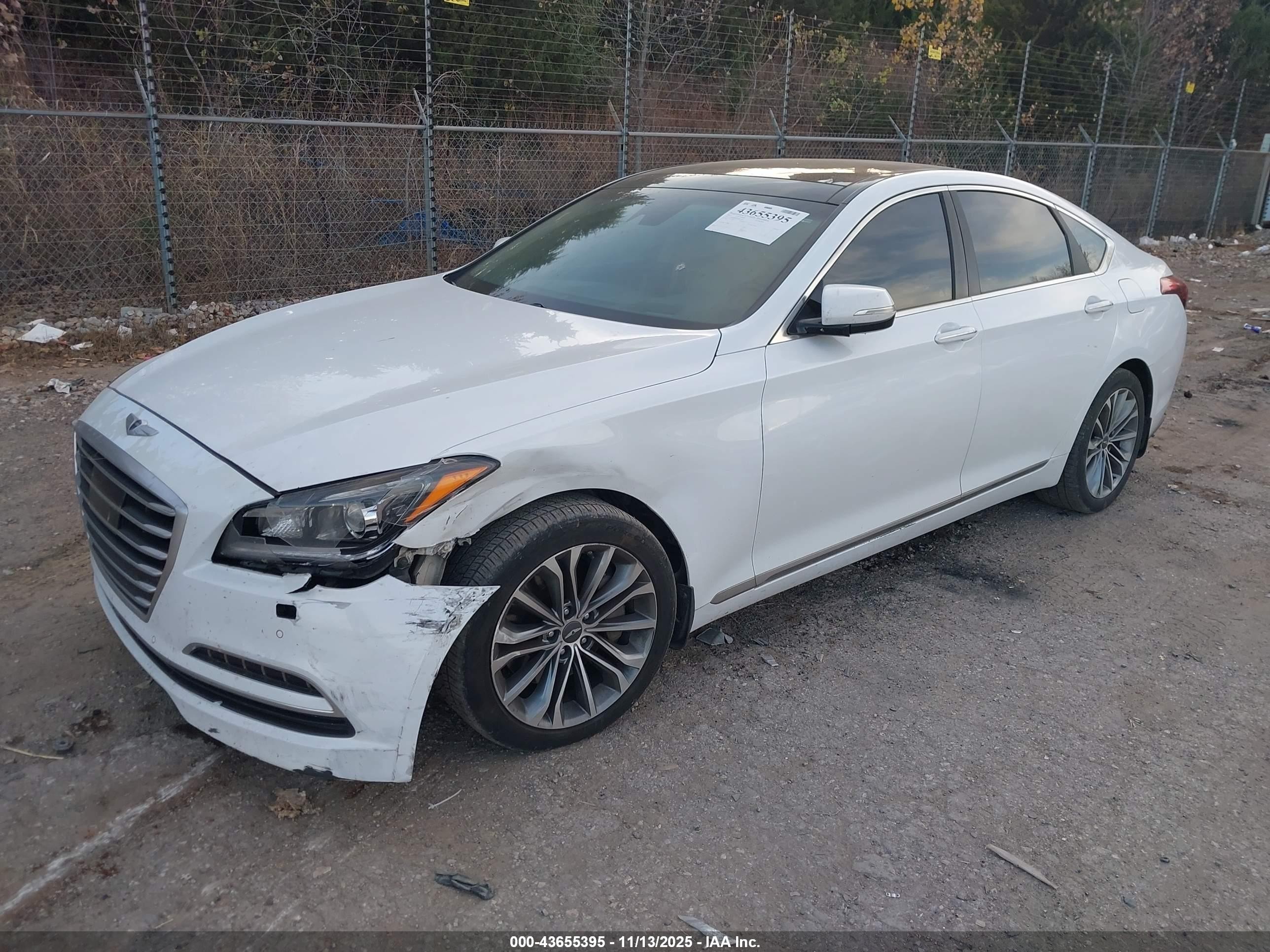 2015 Hyundai Genesis 3.8 White vin: KMHGN4JE7FU085238