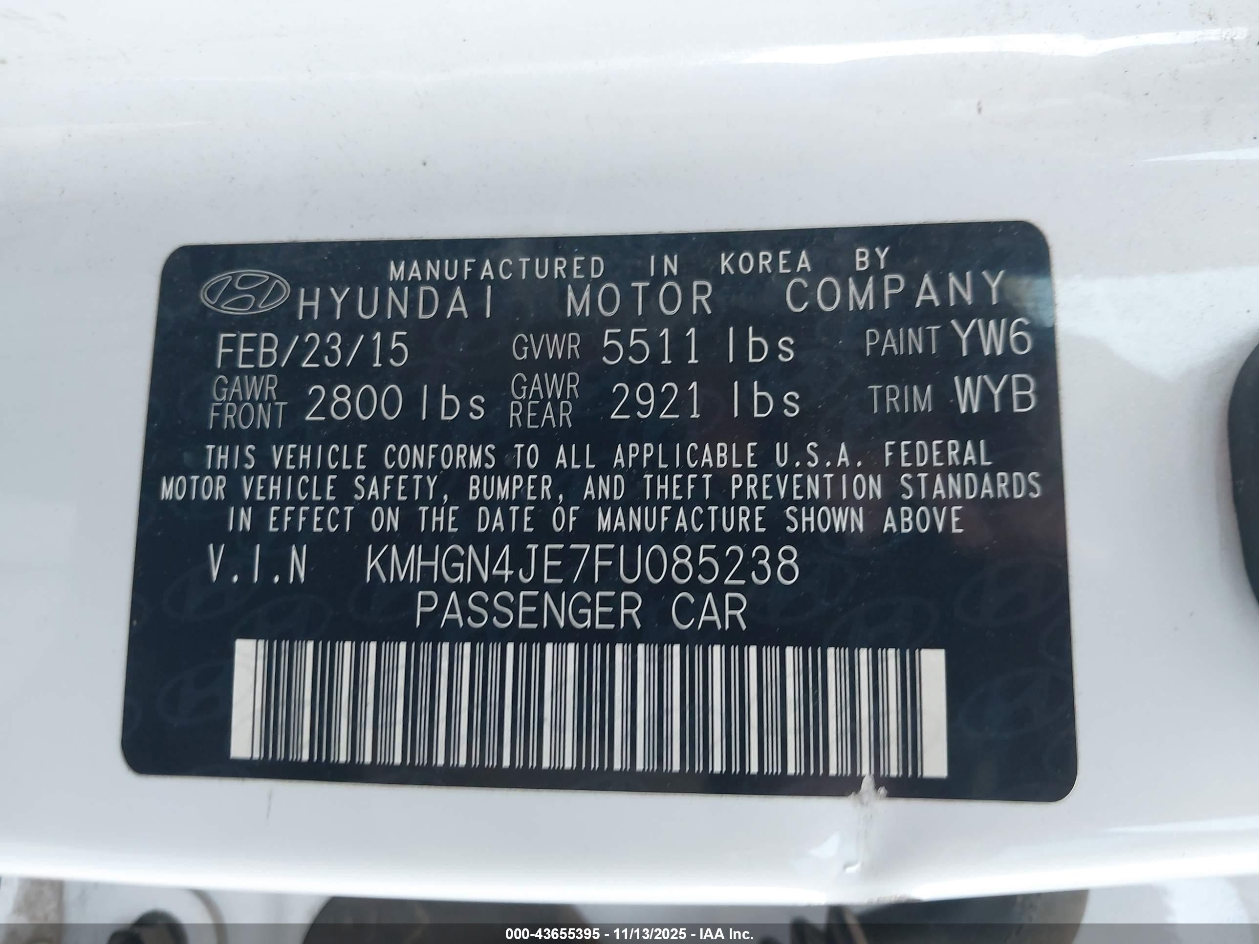 2015 Hyundai Genesis 3.8 White vin: KMHGN4JE7FU085238
