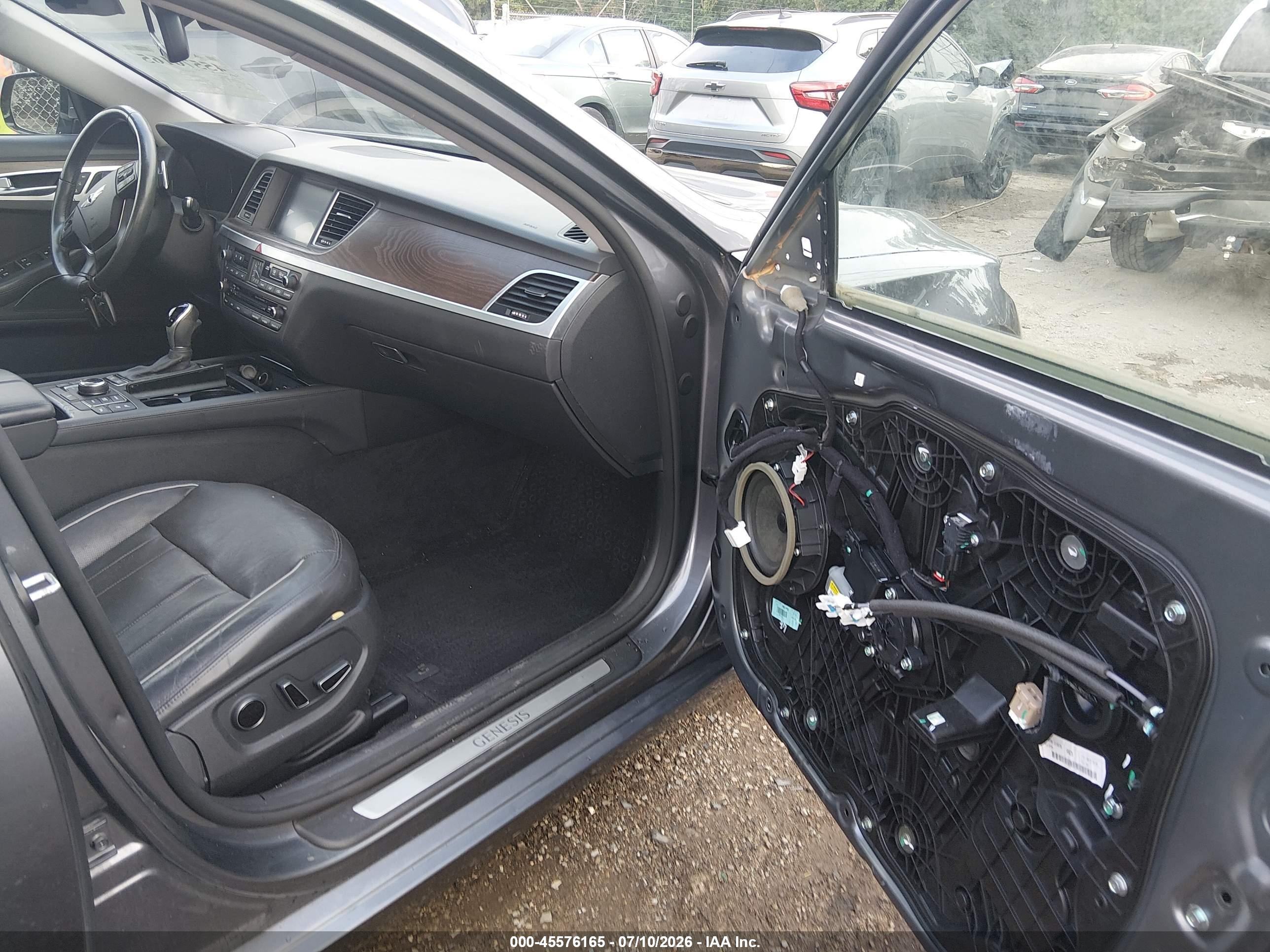2015 Hyundai Genesis 3.8 Gray vin: KMHGN4JE7FU086227