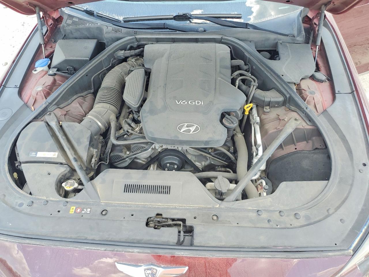 2015 Hyundai Genesis 3.8l Maroon vin: KMHGN4JE7FU087989