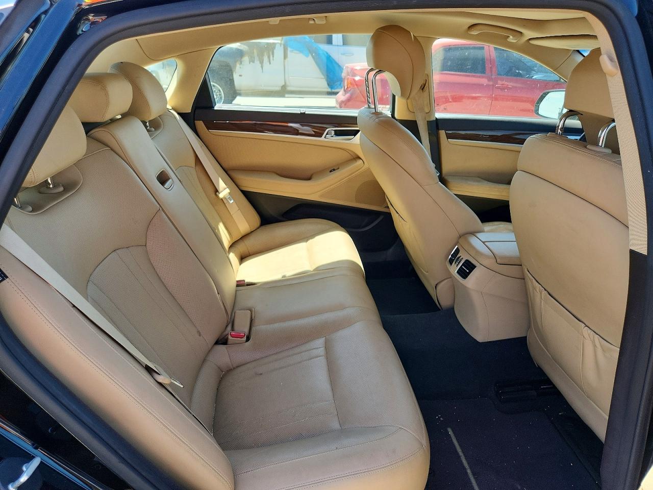 2015 Hyundai Genesis 3.8l Черный vin: KMHGN4JE7FU099771