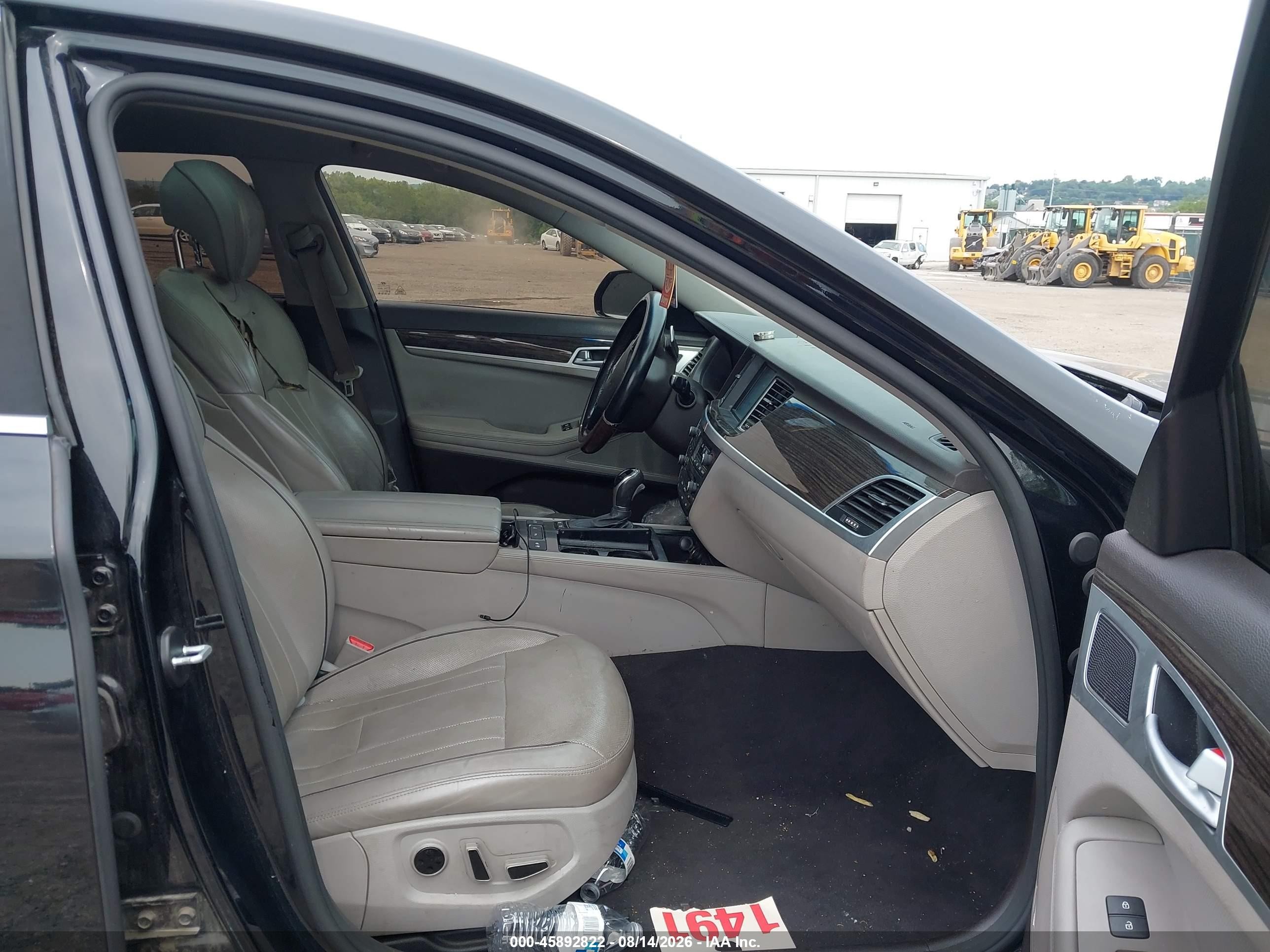 2015 Hyundai Genesis 3.8 Black vin: KMHGN4JE7FU101776