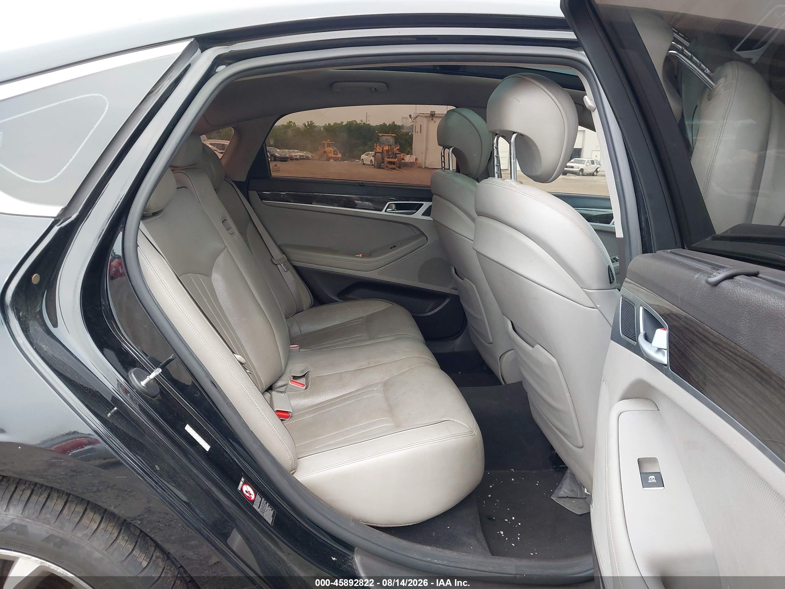 2015 Hyundai Genesis 3.8 Black vin: KMHGN4JE7FU101776