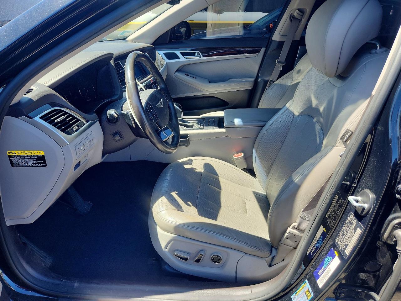 2017 Genesis G80 3.8 Black vin: KMHGN4JE7HU207406