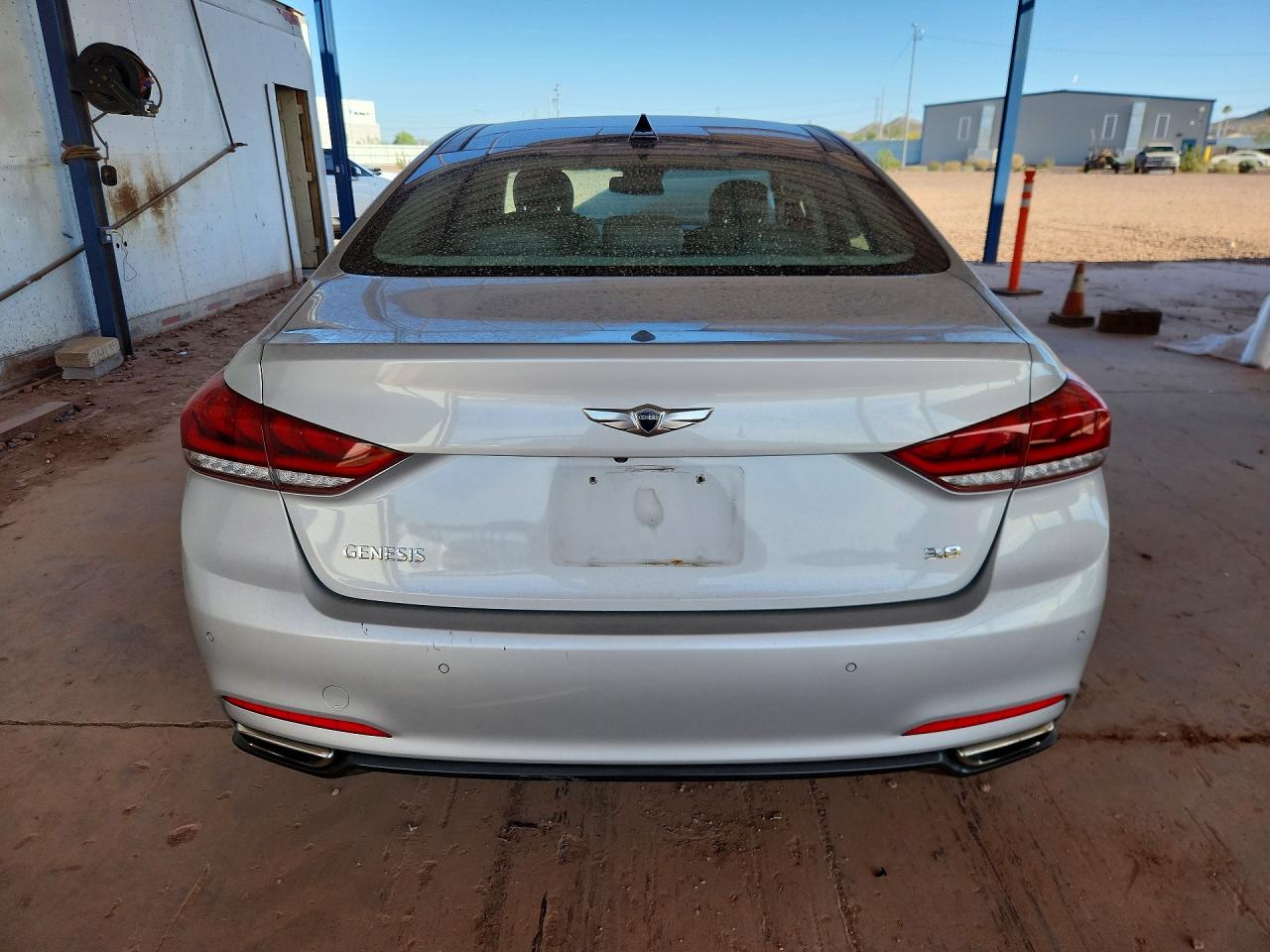 2015 Hyundai Genesis 3.8l Silver vin: KMHGN4JE8FU016851