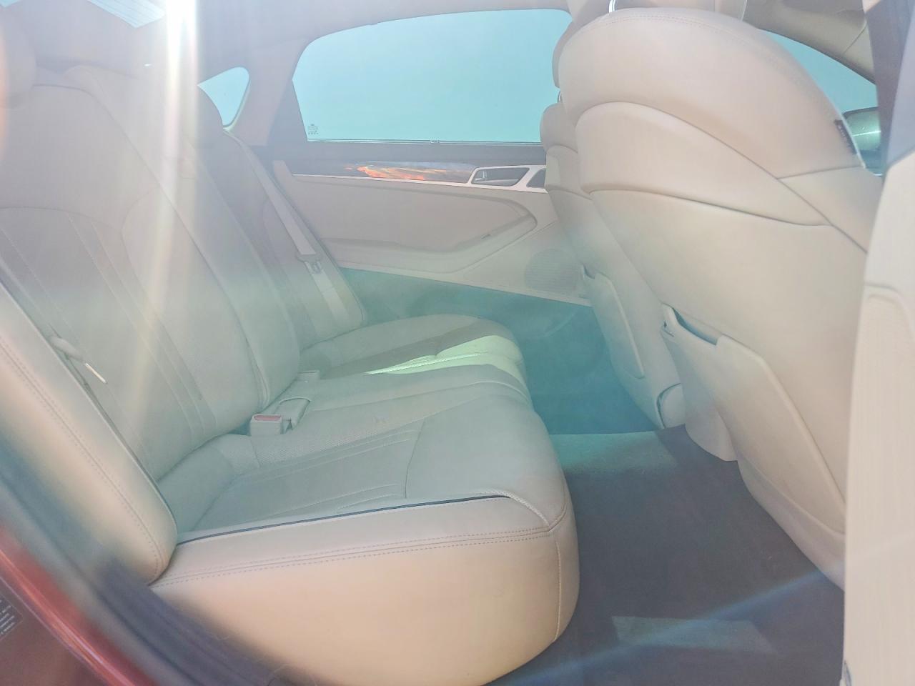 2015 Hyundai Genesis 3.8l Burgundy vin: KMHGN4JE8FU020544