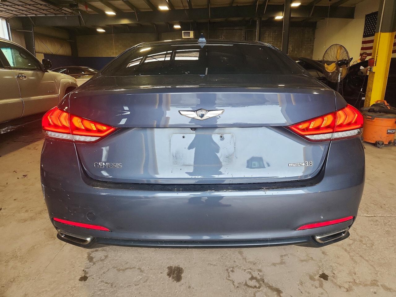 2015 Hyundai Genesis 3.8l Blue vin: KMHGN4JE8FU024576